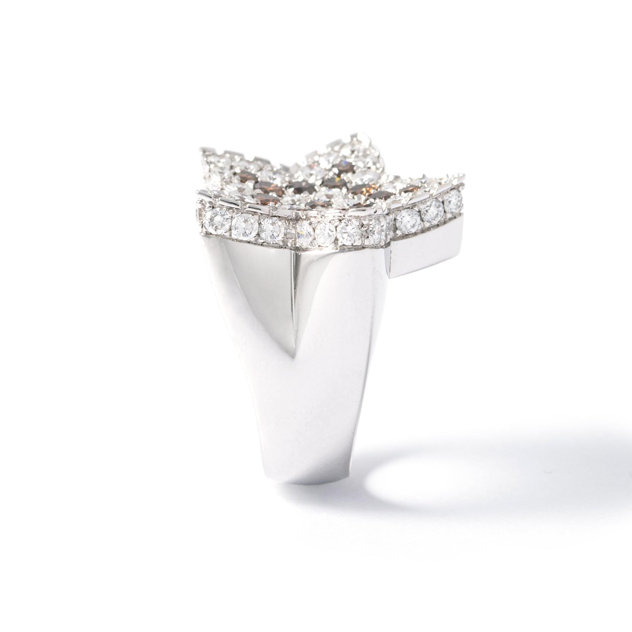 Star Diamond White Gold Ring In New Condition For Sale In Geneva, CH