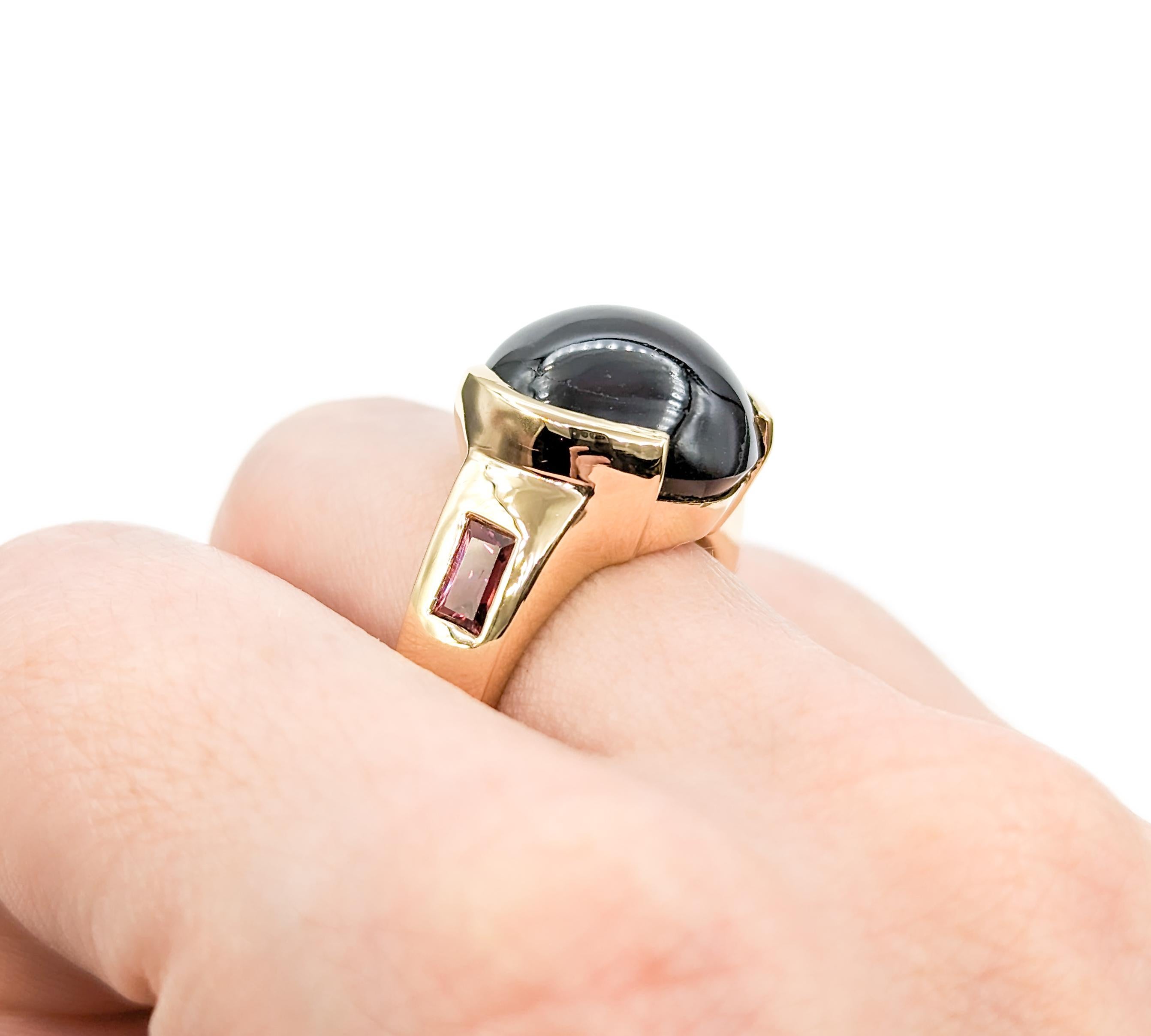 Cabochon Star Diopside & Garnet Ring In Yellow Gold For Sale