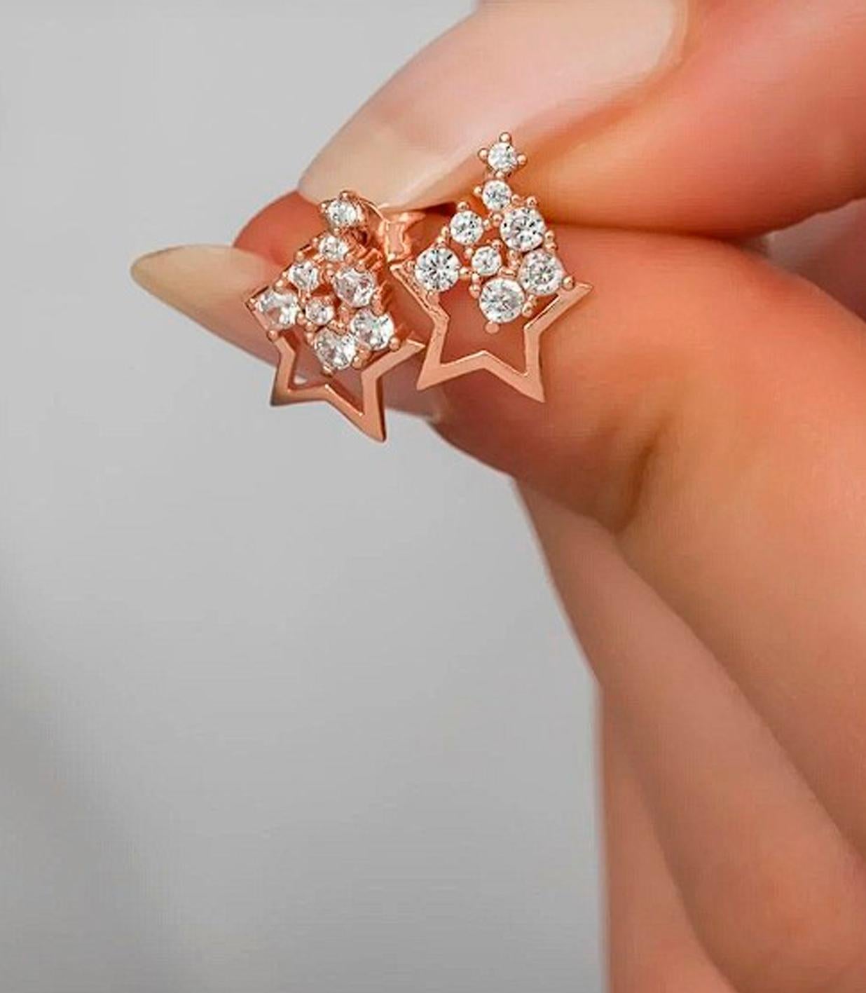 Star dust Stud Earrings in 14k gold In New Condition In Istanbul, TR