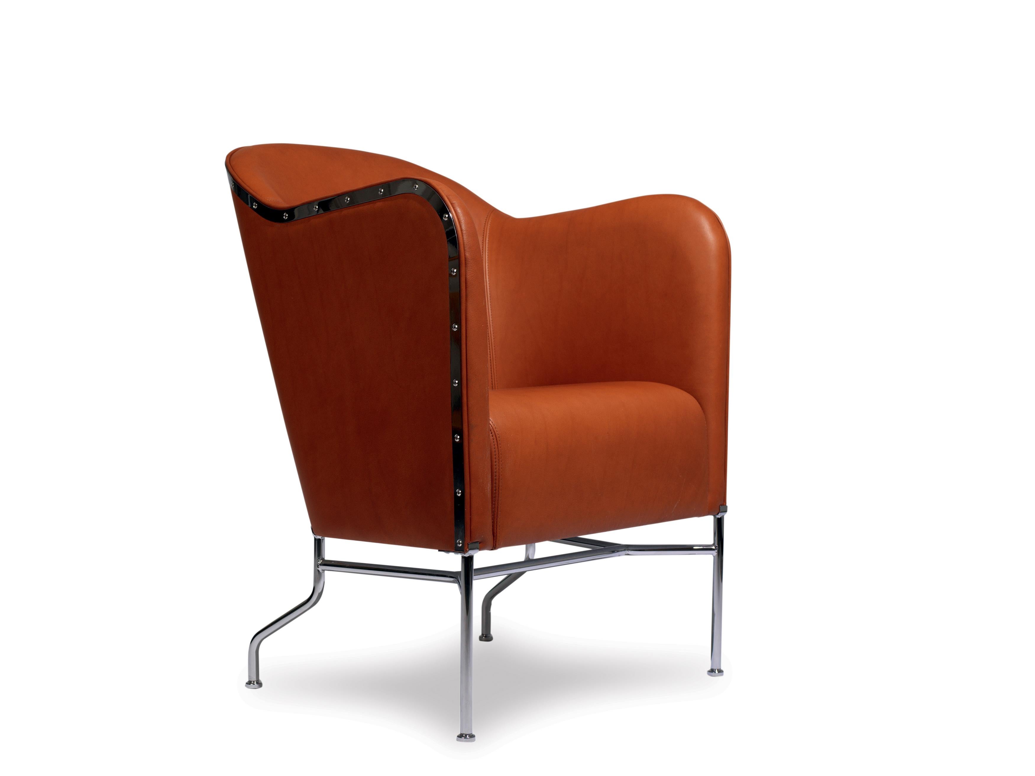 Mats Theselius est l'auteur de plusieurs des meubles suédois les plus remarquables des années 1990. Surprenantes et ingénieuses sont les critiques qui sont souvent utilisées à propos des meubles Mats. Son langage de conception est certes nordique,