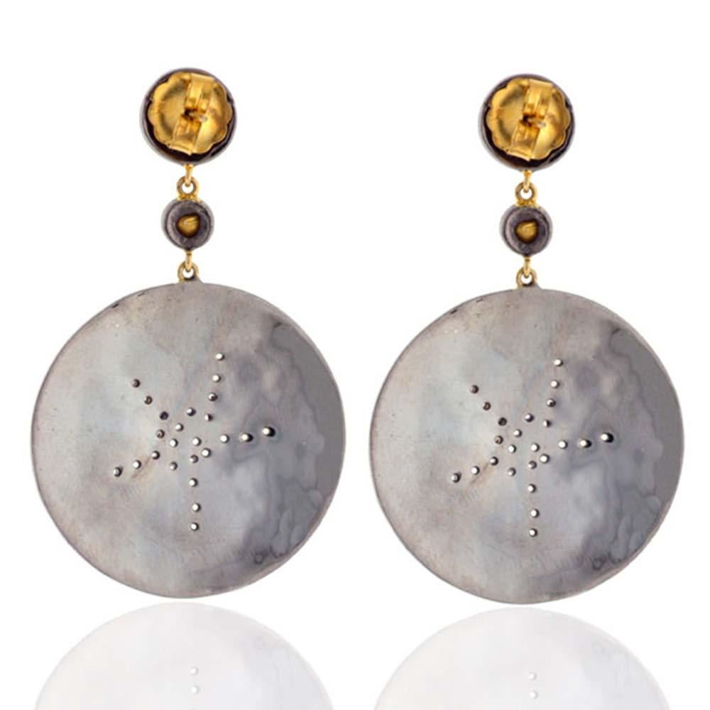 Star Fish Black Enamel Earring with Diamonds and Moonstone in gold and silver is lovely and perfect for tropical vacations.

18KT Gold:1.61gms
Diamond:0.38cts
SiIver:24.67gms
RBMS:2.28cts
