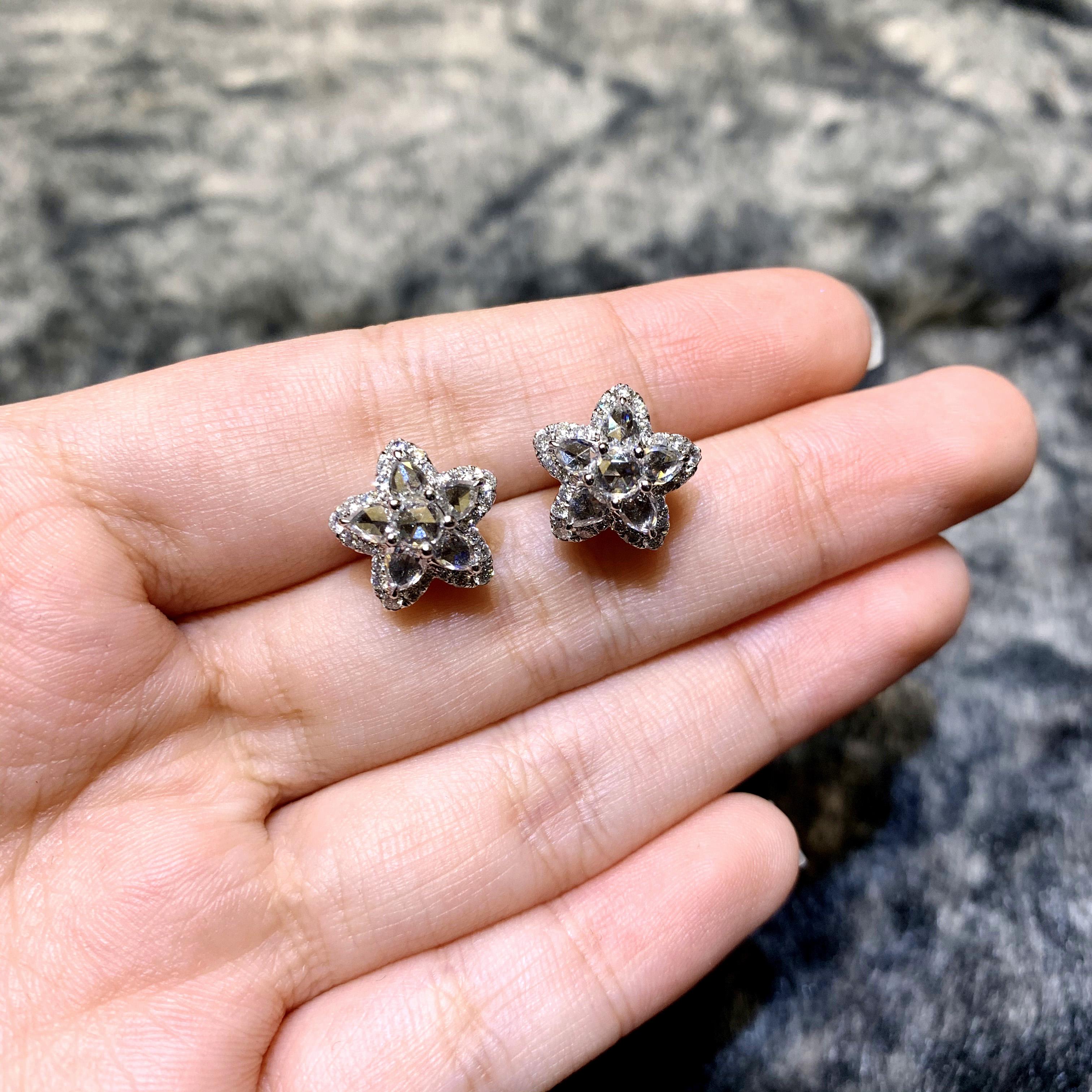 Round Cut Star Fish Shaped Earring Set with 3.10 Carat White Diamond For Sale