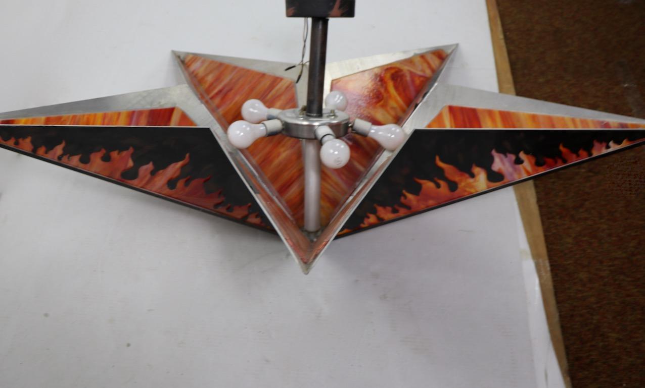 Néo-gothique Lustre en verre de glace en forme d'étoile à motif de flamme en vente