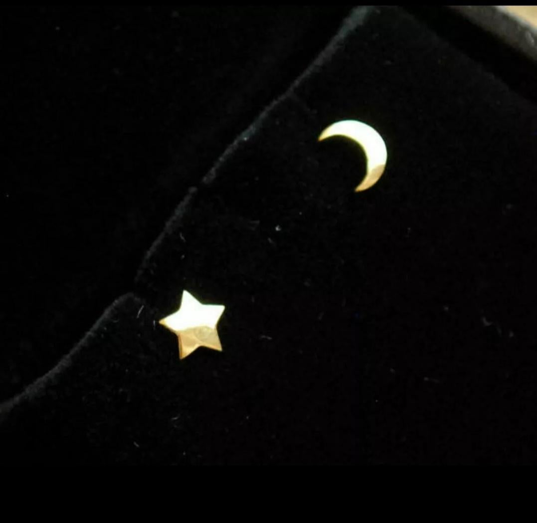 Etoile Lune Boucles d'oreilles en or 14k Boucles d'oreilles Lune et Etoile Zodiac Bijoux Céleste en vente 2