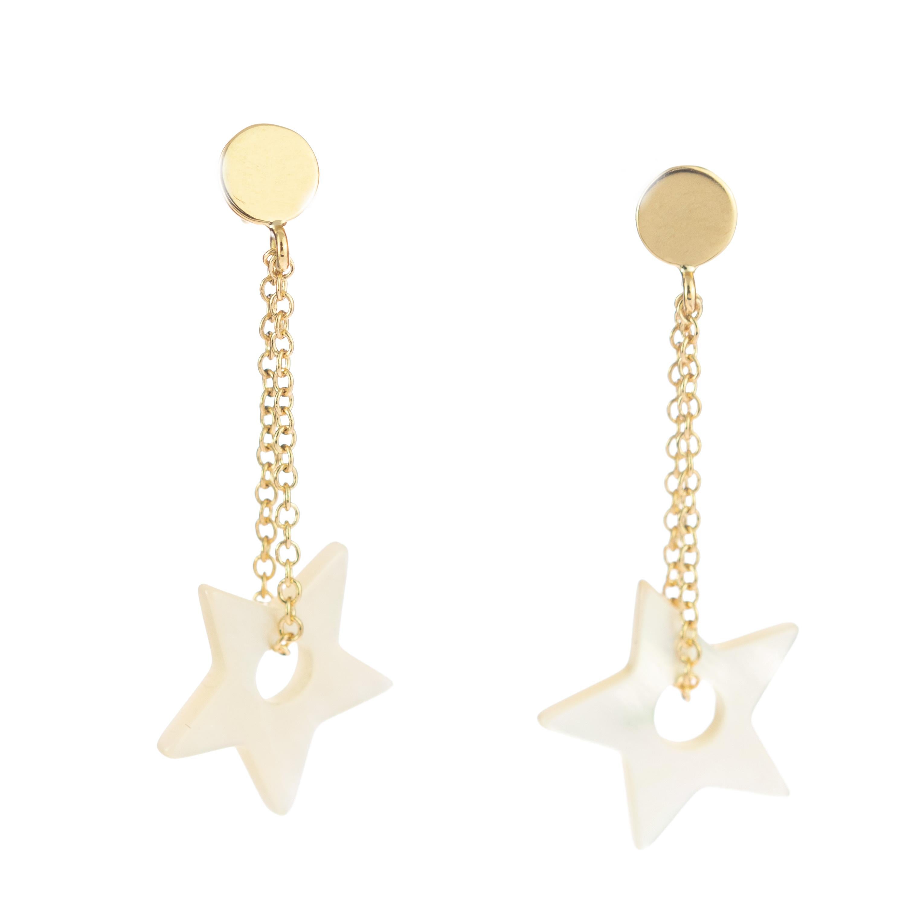 Women's Star Mother of Pearl Carved 18 Karat Gold Chain Cocktail Drop Dangle Earrings For Sale