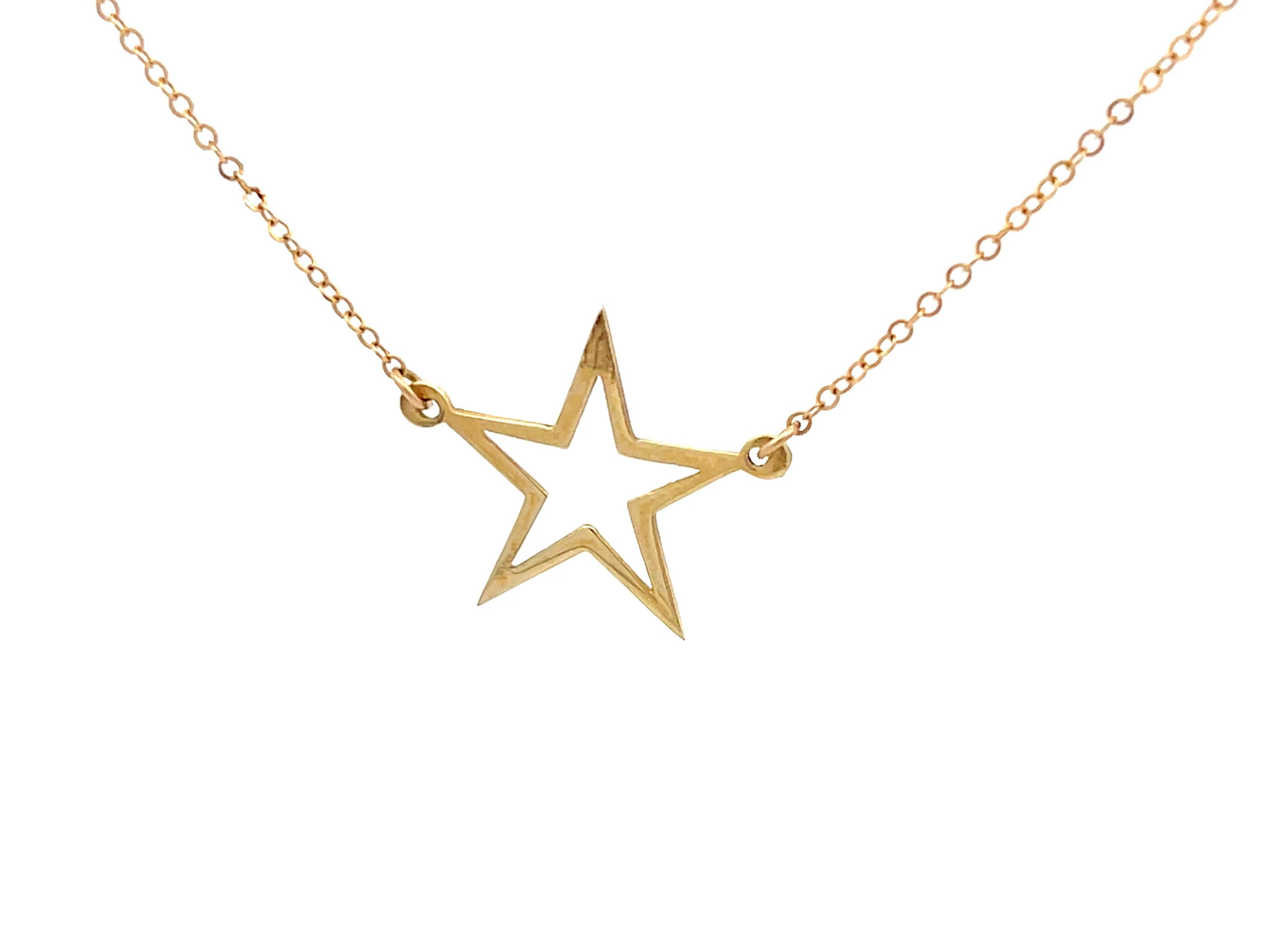 Modern Star Necklace in 14k Yellow Gold For Sale