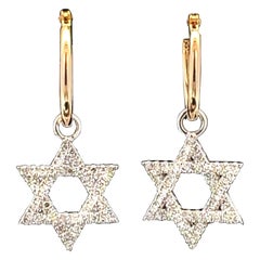 Orecchini a cerchio con diamanti a forma di stella di David in oro 14K