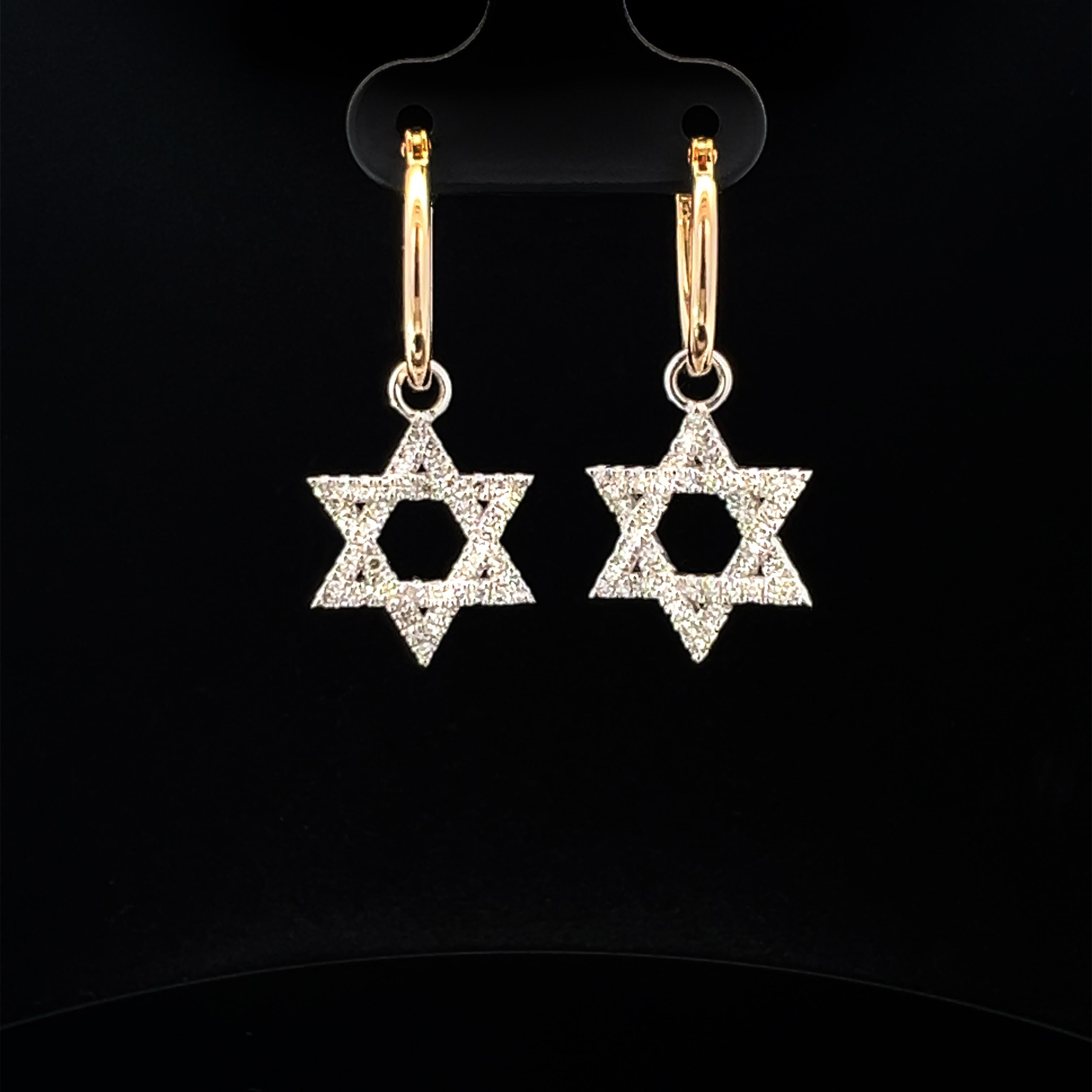 Orecchini a cerchio con diamanti a forma di stella di David in oro 14K In condizioni Nuovo in vendita a Los Angeles, CA