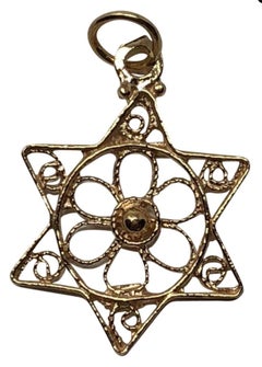 Star of David 18 Karat Gold Filigree Feminine Jewish Star of David Charm or P