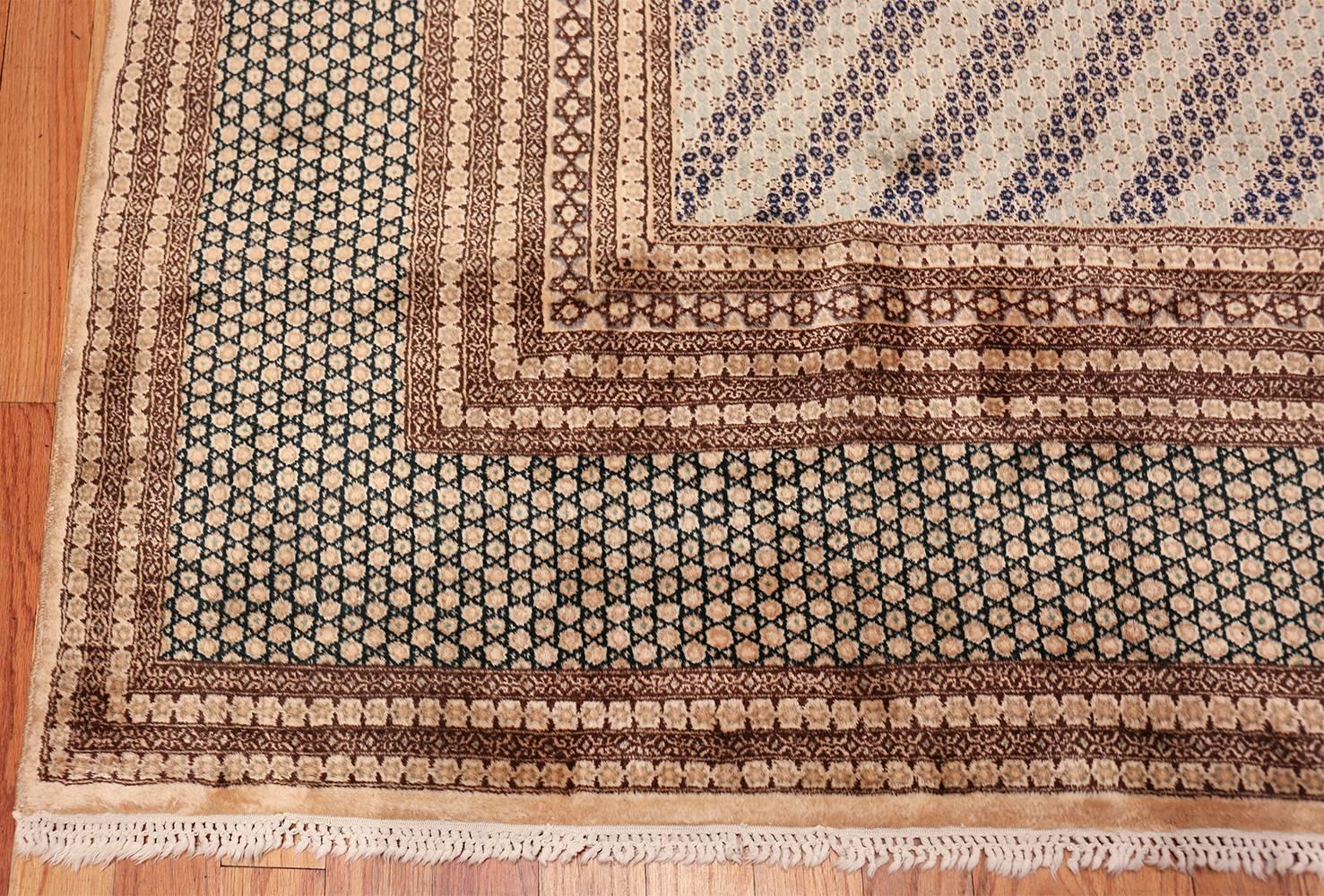 XX secolo Tappeto antico persiano Khorassan. Dimensioni: 9 ft 8 in x 13 ft 7 in in vendita