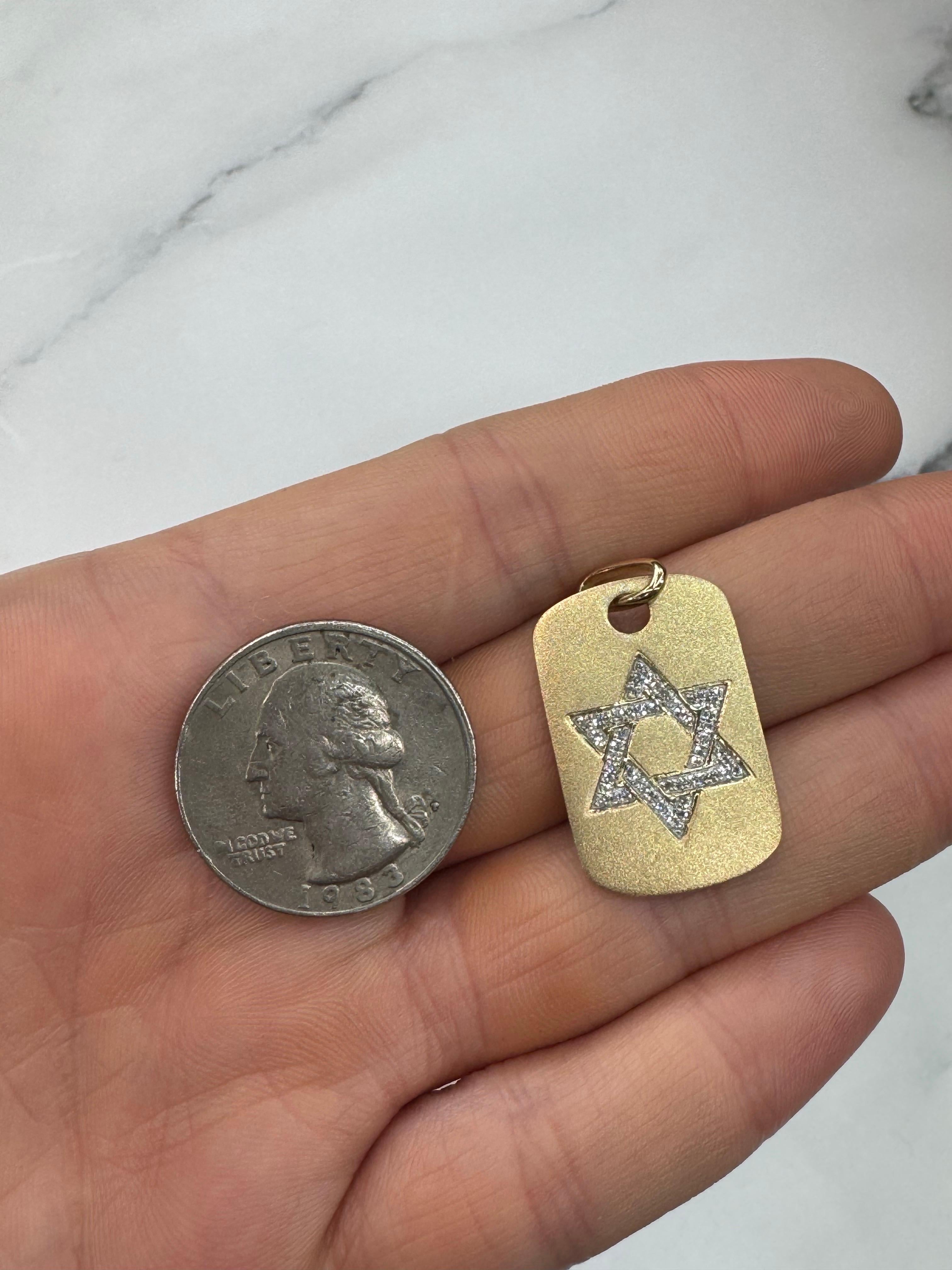 Stella di David Diamond Tag Ciondolo Charm con finitura opaca 0,18 carati in oro 14KT In condizioni Nuovo in vendita a New York, NY