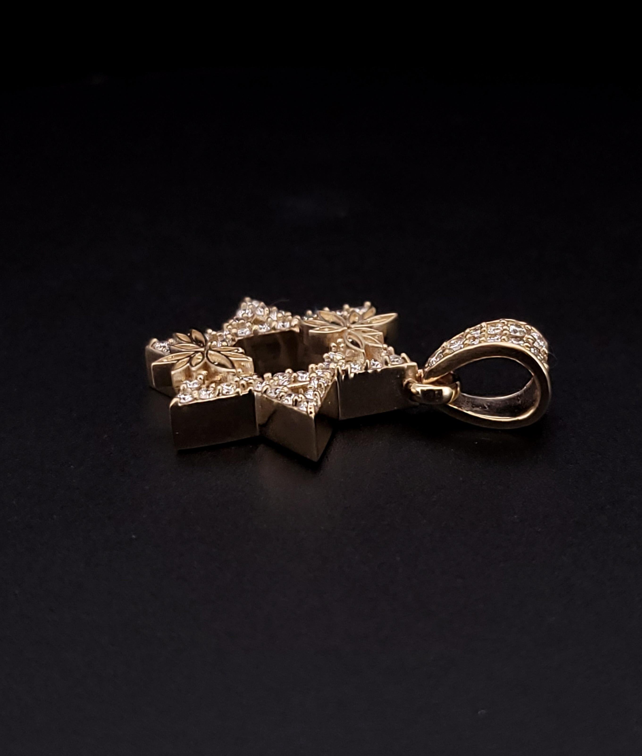 Star of David pendant  14K Yellow Gold .75ct  diamonds In New Condition For Sale In New York, NY