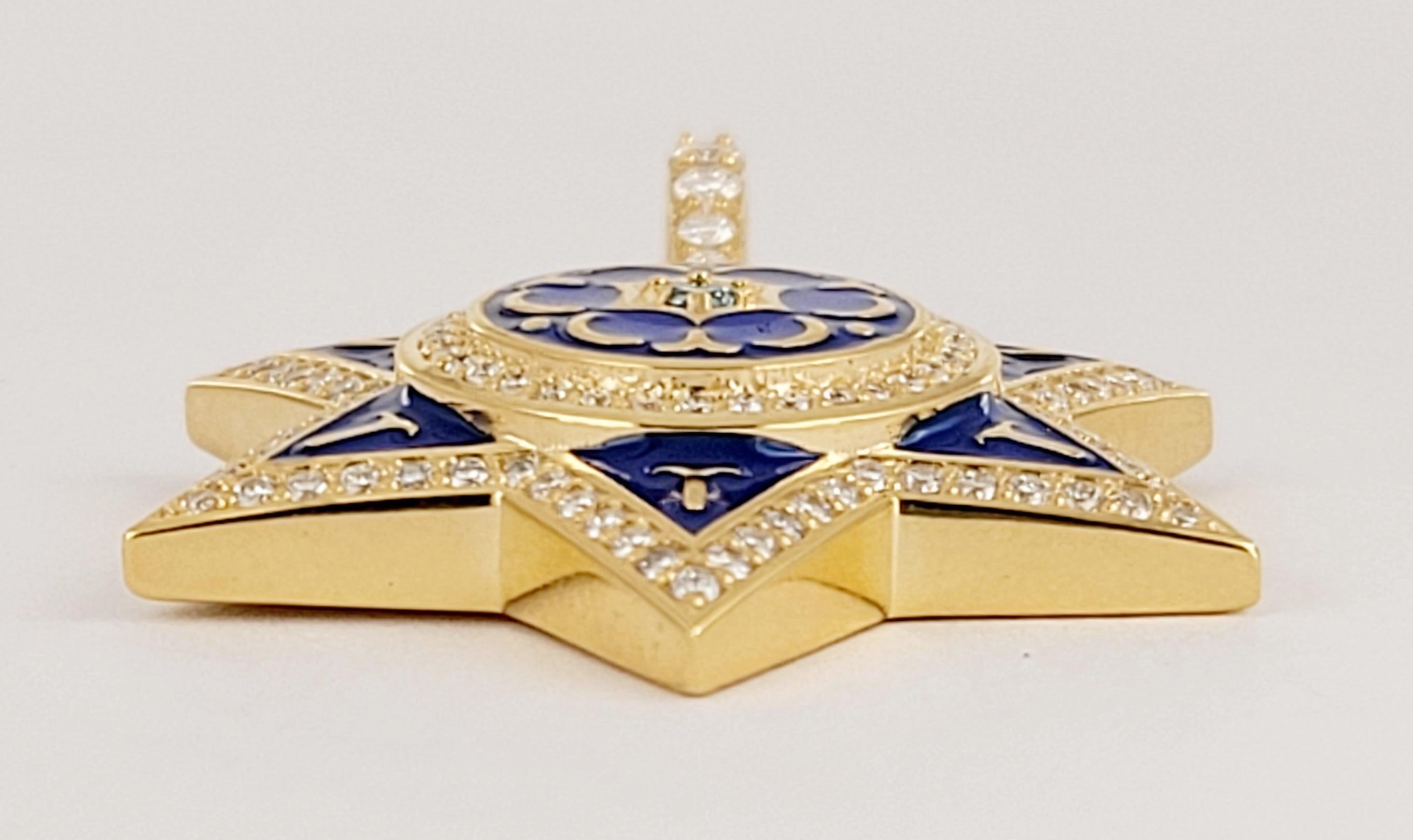 Pendentif Étoile de David en or jaune 14 carats avec diamants Neuf - En vente à New York, NY
