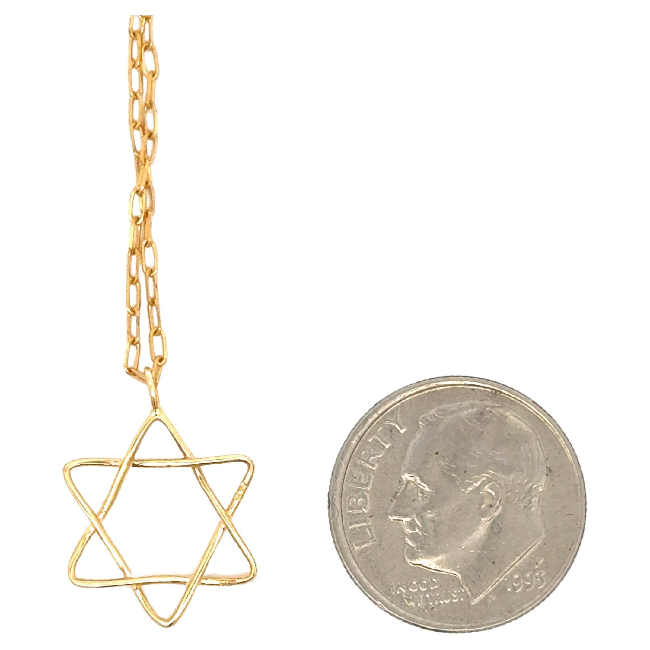 Collier pendentif Étoile de David en or jaune 14 carats Neuf - En vente à New York, NY