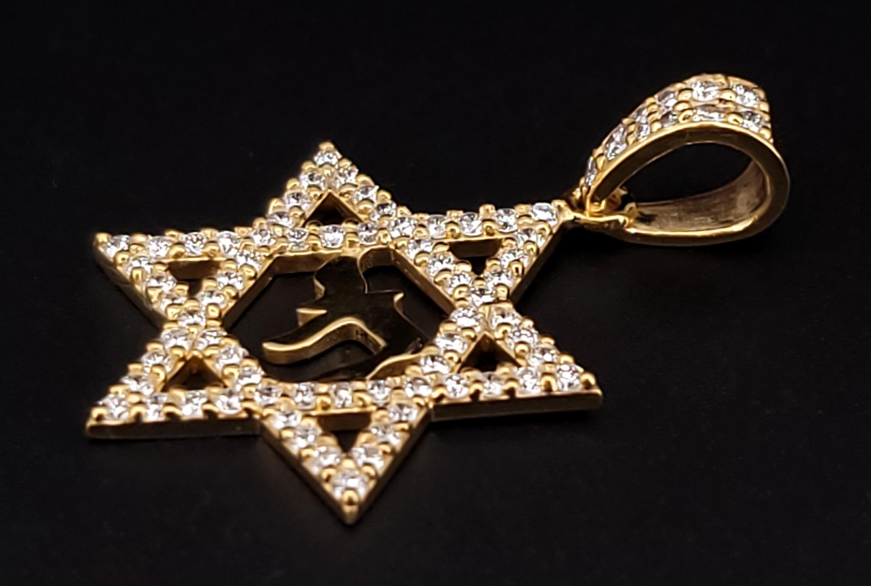 Taille ronde Pendentif étoile de David avec diamants en vente