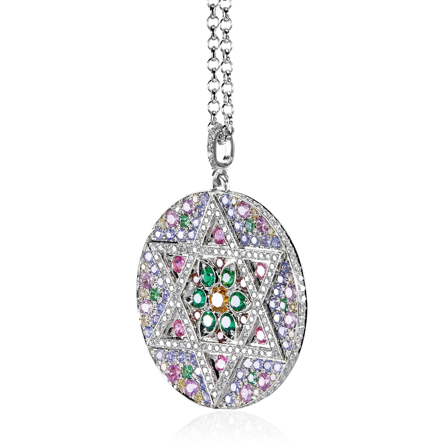 Round Cut Star of David Prayer 18K white gold medallion For Sale