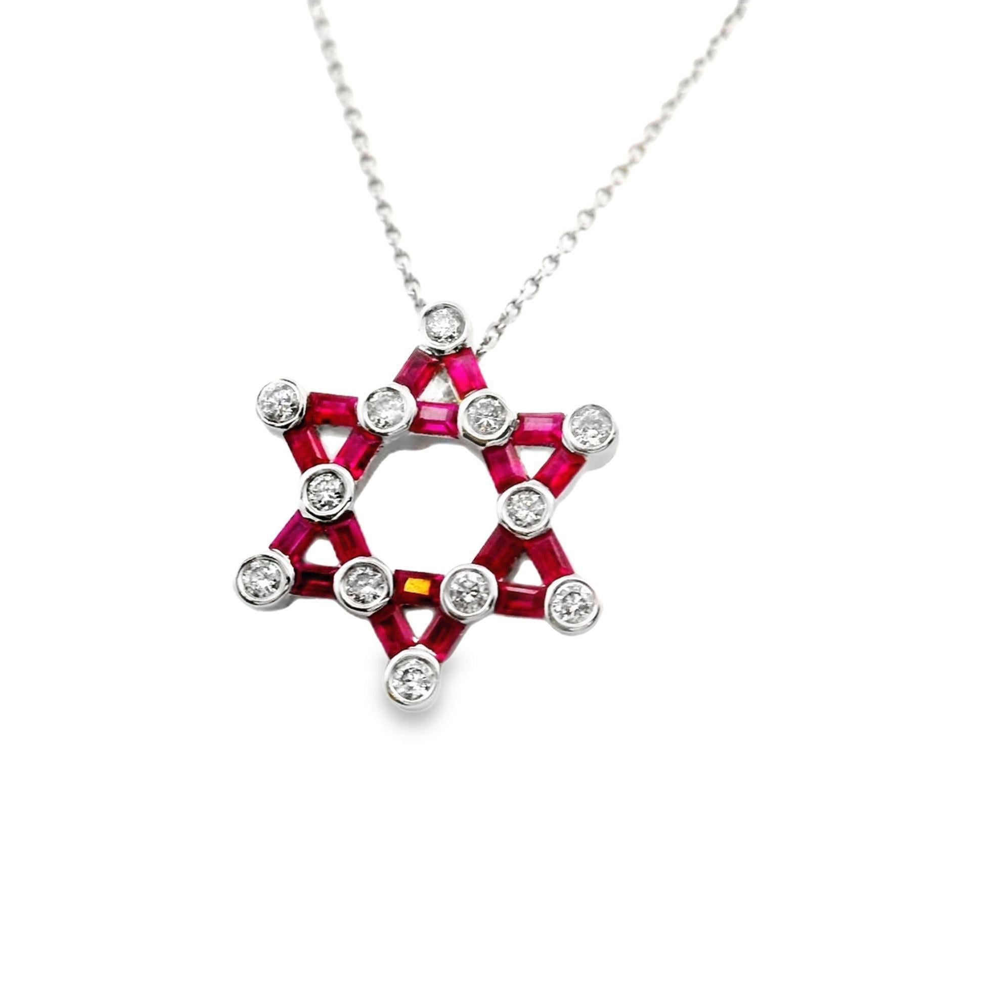 Colgante Collar de Oro 18k Estrella de David Rubí Diamante Contemporáneo en venta