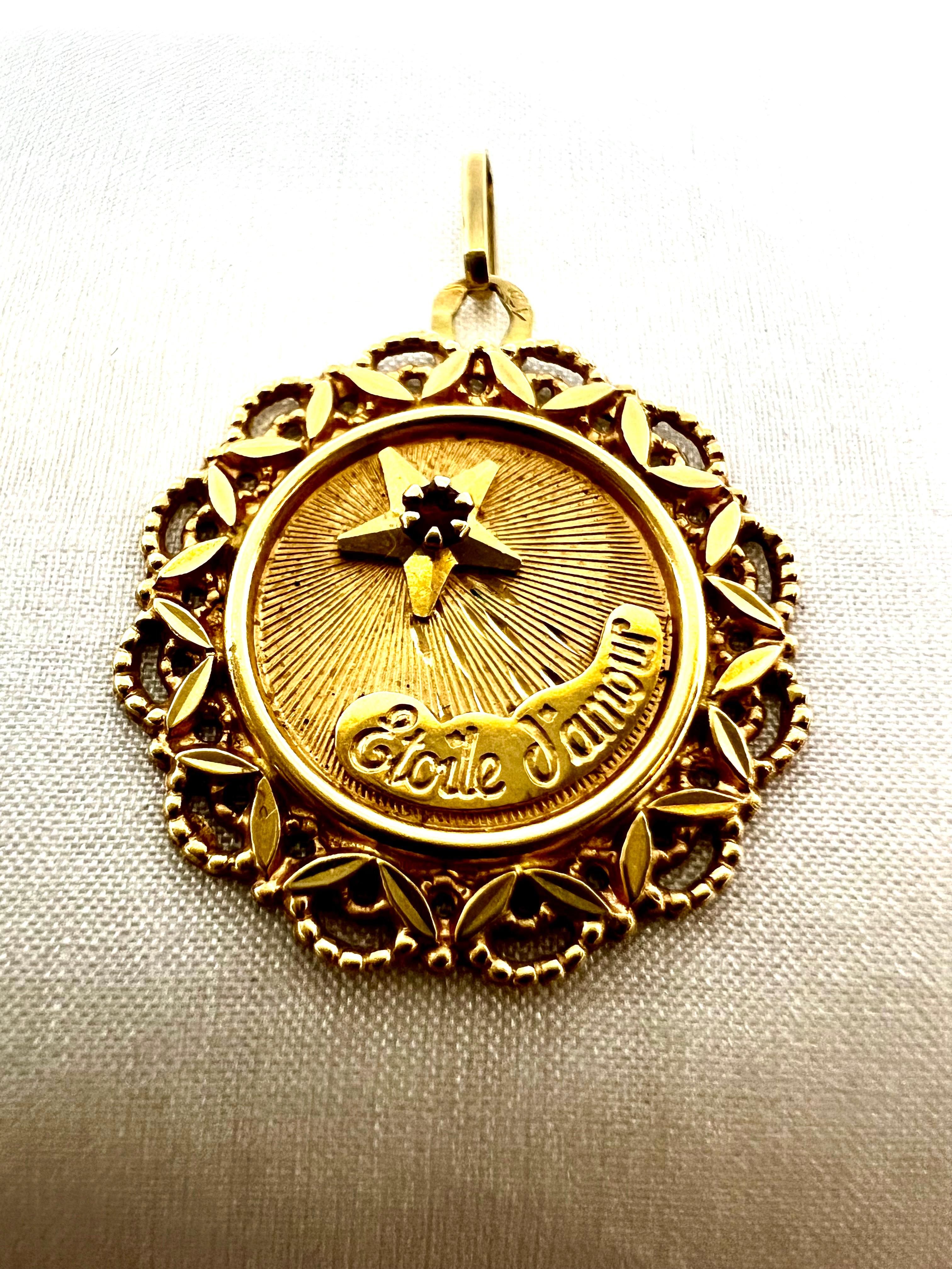 Vintage French Love Medal Pendant Etoile d’Amour 18k Gold Star of Love Lucky Charm Romantic Gift for Her Gift for Him

This vintage French love medal pendant, inscribed with “Etoile d’Amour” (Star of Love), is a rare and sentimental piece of French