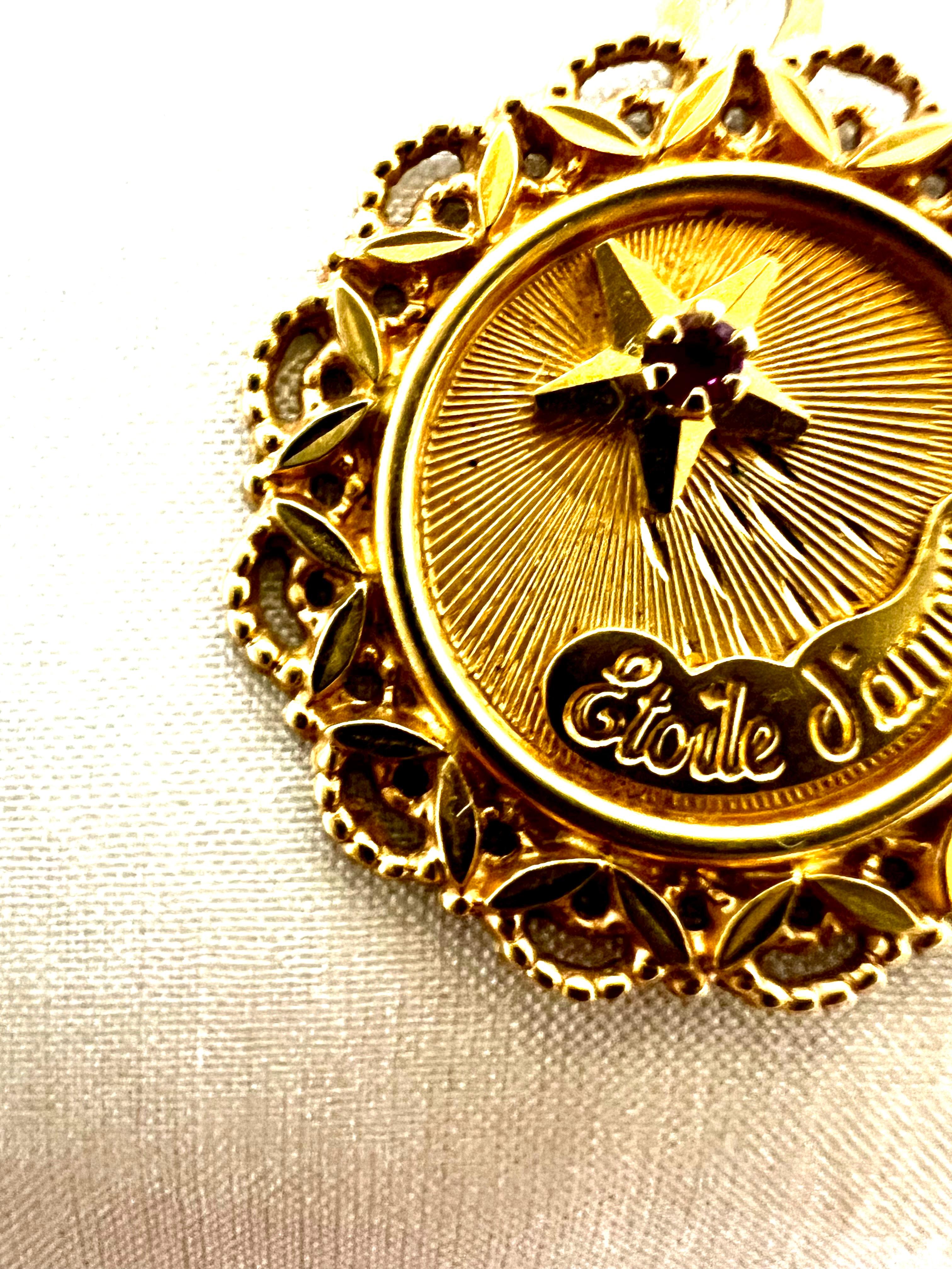 Women's or Men's Star of Love Etoile d’Amour 18k Gold Pendant French Vintage Love Token For Sale