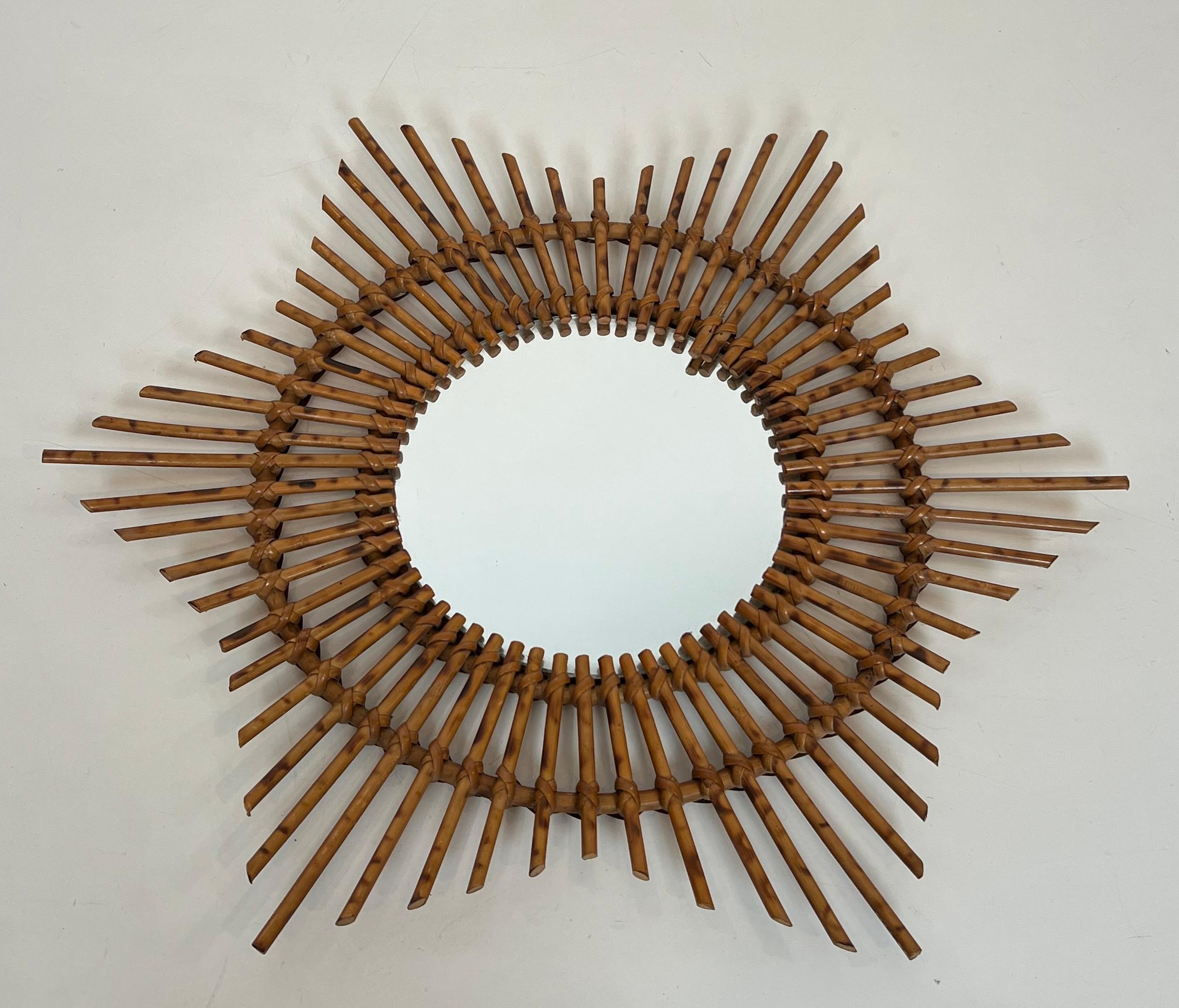 Star Rattan Mirror In Good Condition For Sale In Marcq-en-Barœul, Hauts-de-France