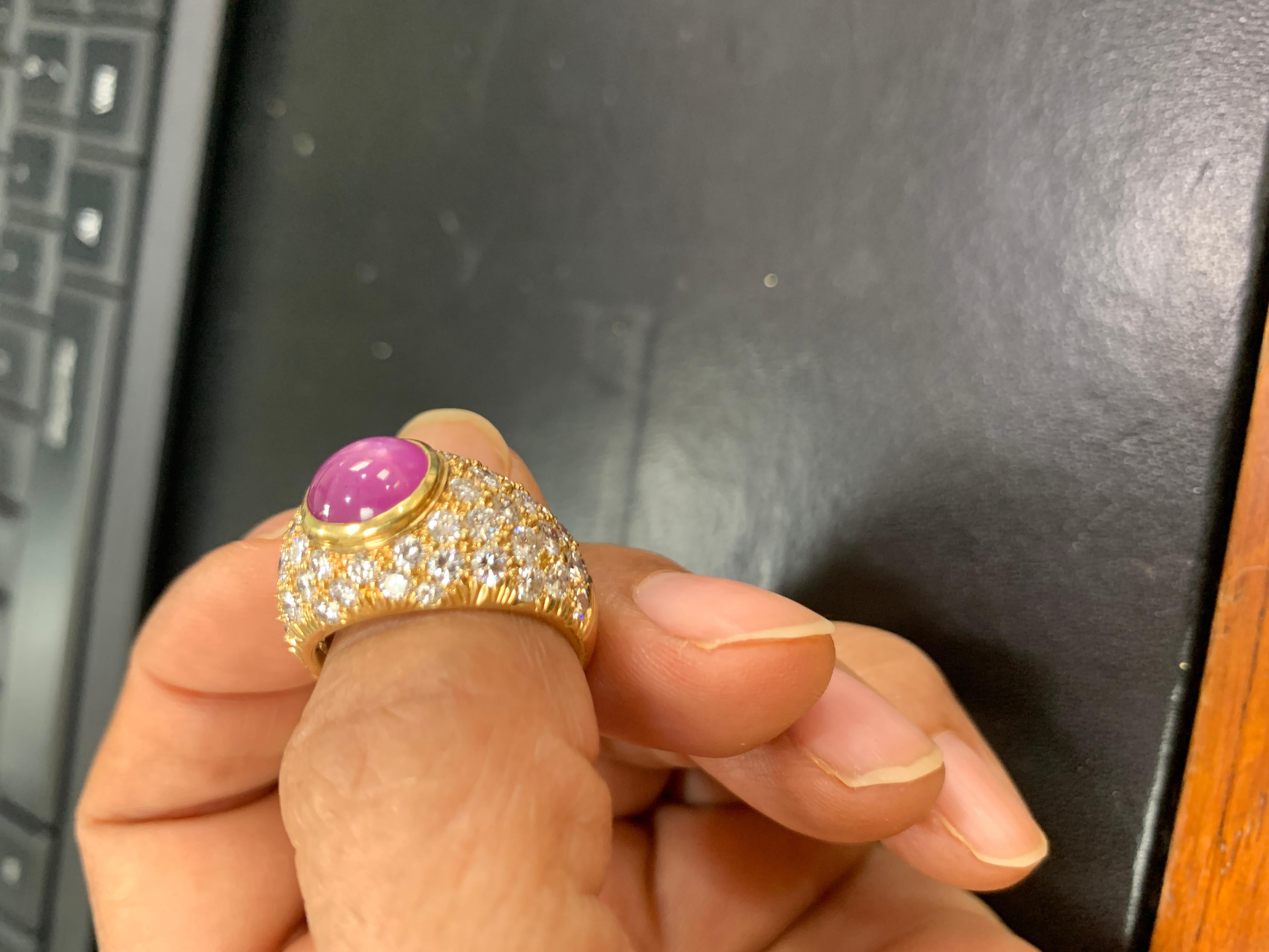 Star Round Cabochon Natural Ruby and 3.5 Carat Diamond 18 Karat Yellow Gold Ring 3