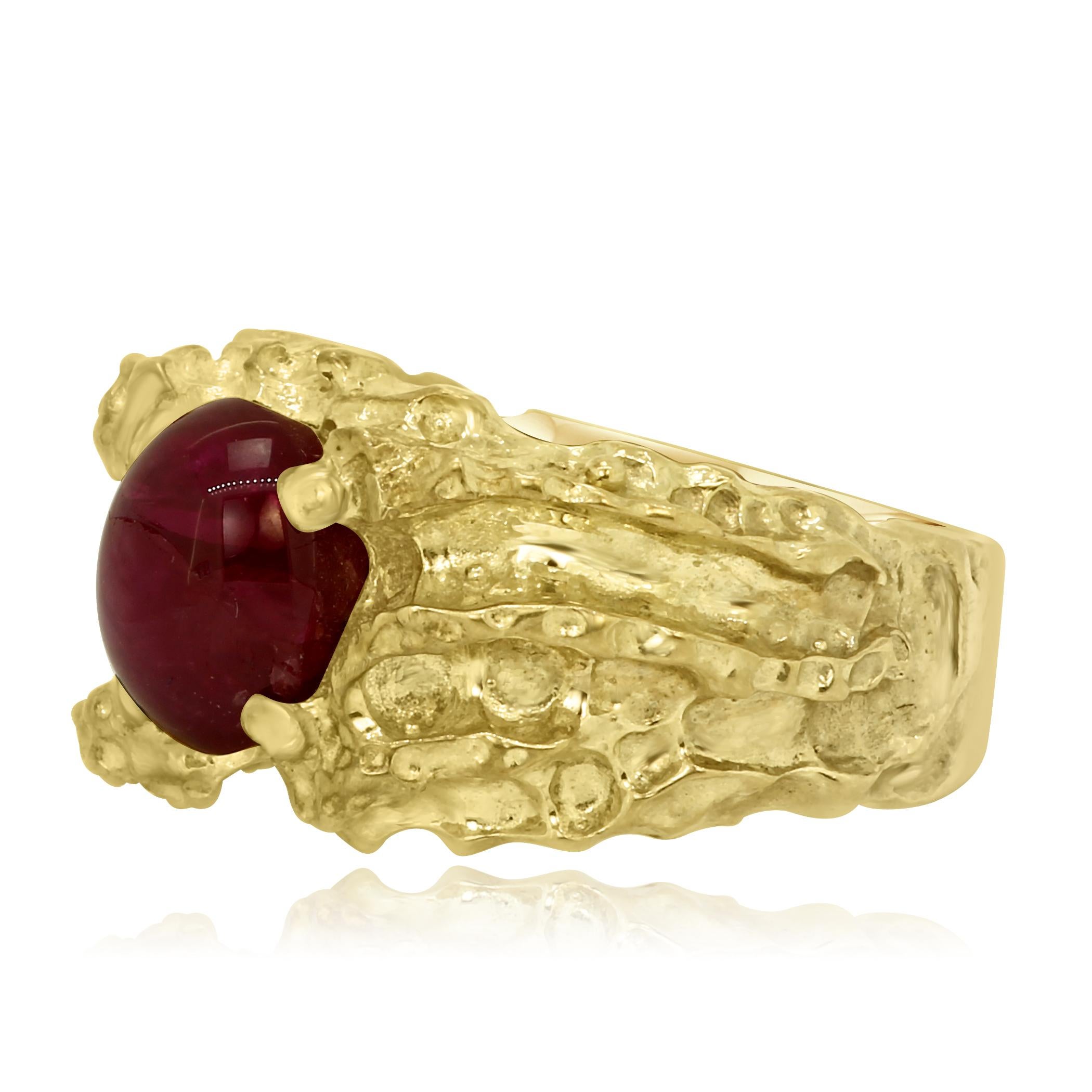 Contemporary Star Ruby 6.05 Carat Matt Gold Finish Men Fashion Ring For Sale