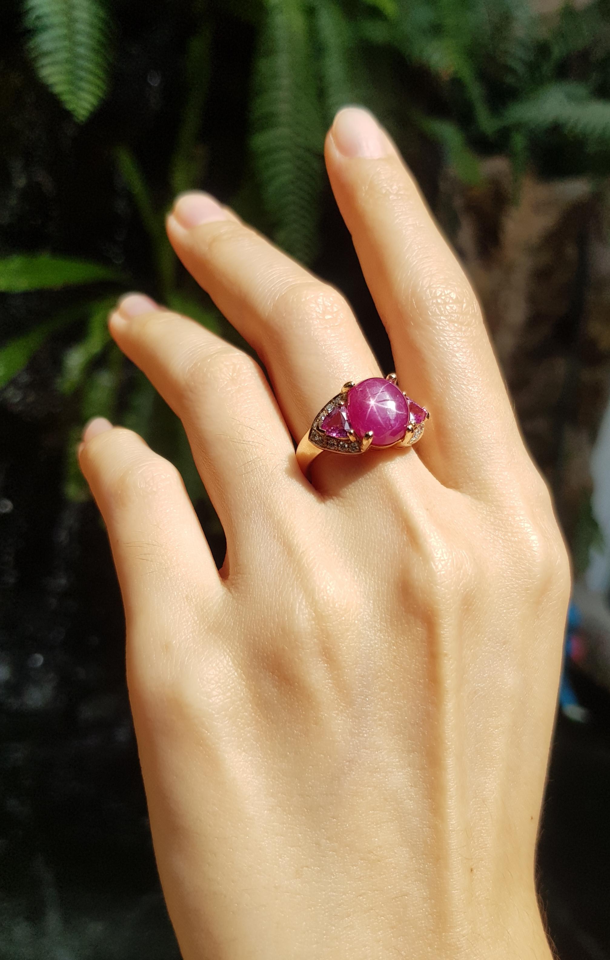 Contemporary Star Ruby, Pink Sapphire and Diamond Ring Set in 18 Karat Rose Gold Settings For Sale