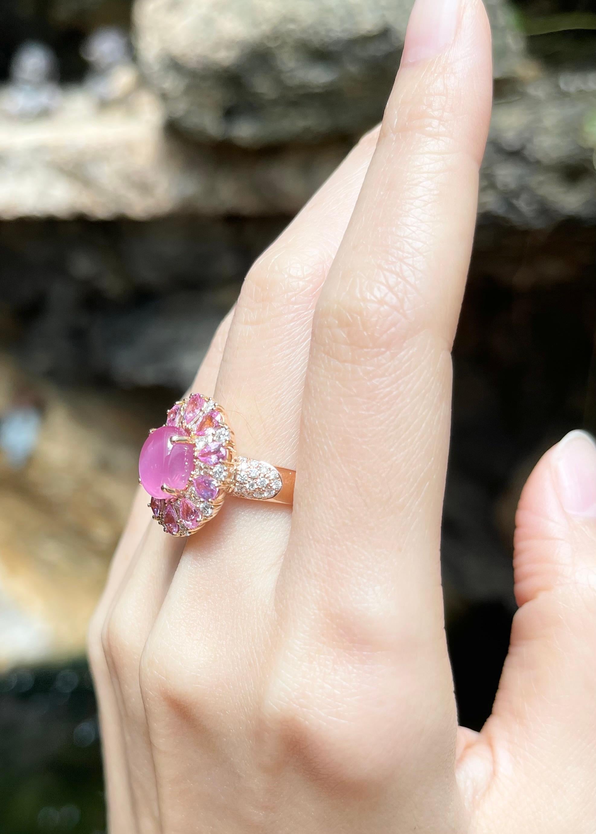 Contemporary Star Ruby, Pink Sapphire and Diamond Ring set in 18K Rose Gold Settings For Sale