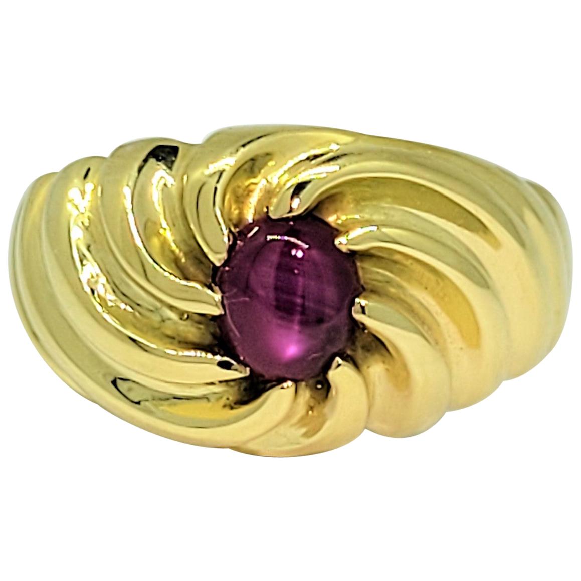 Star Ruby Ring 18 Karat Yellow Gold