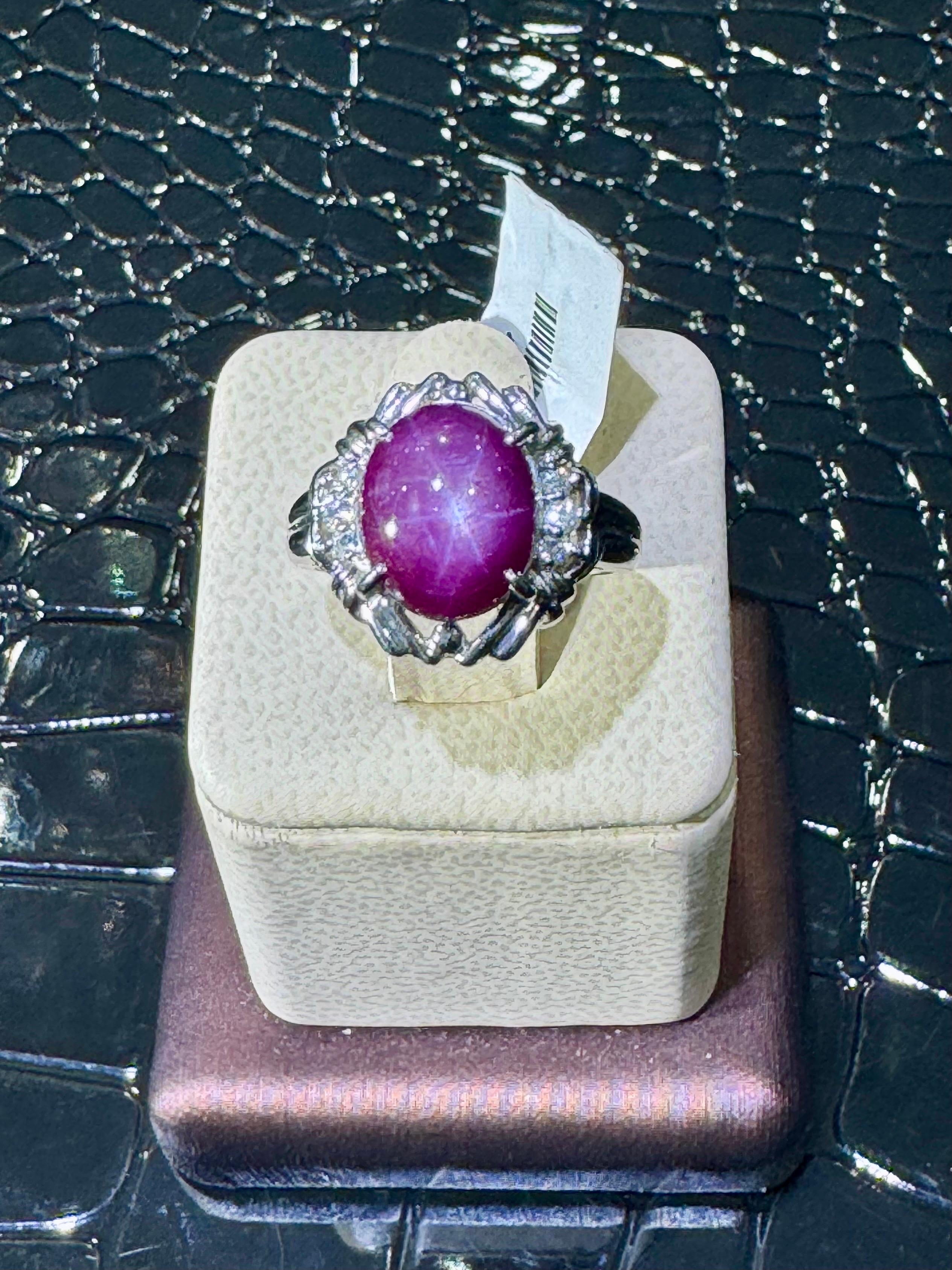 Cabochon Star Ruby ring In Platinum For Sale