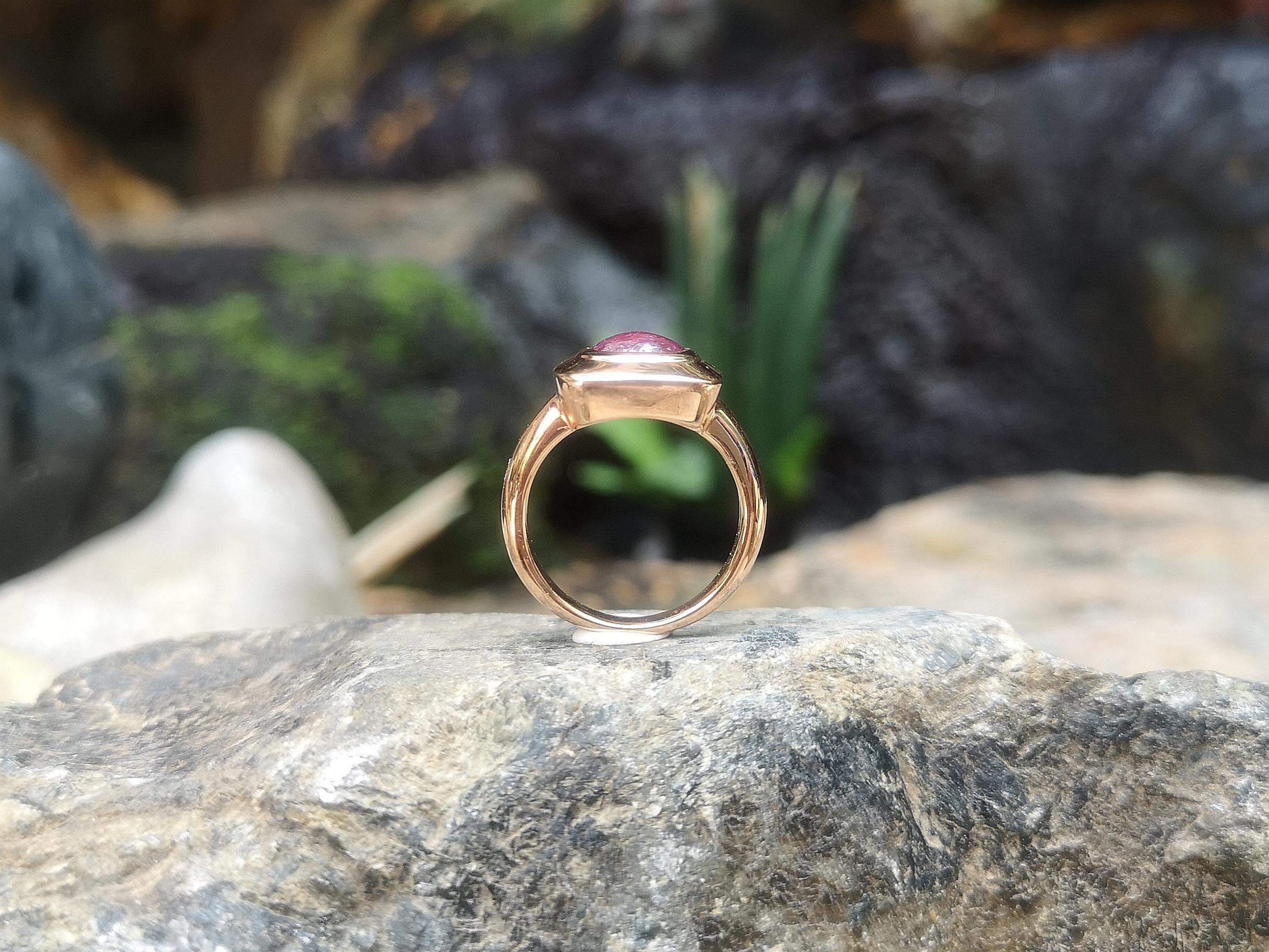 Contemporary Star Ruby Ring Set in 18 Karat Rose Gold Settings For Sale