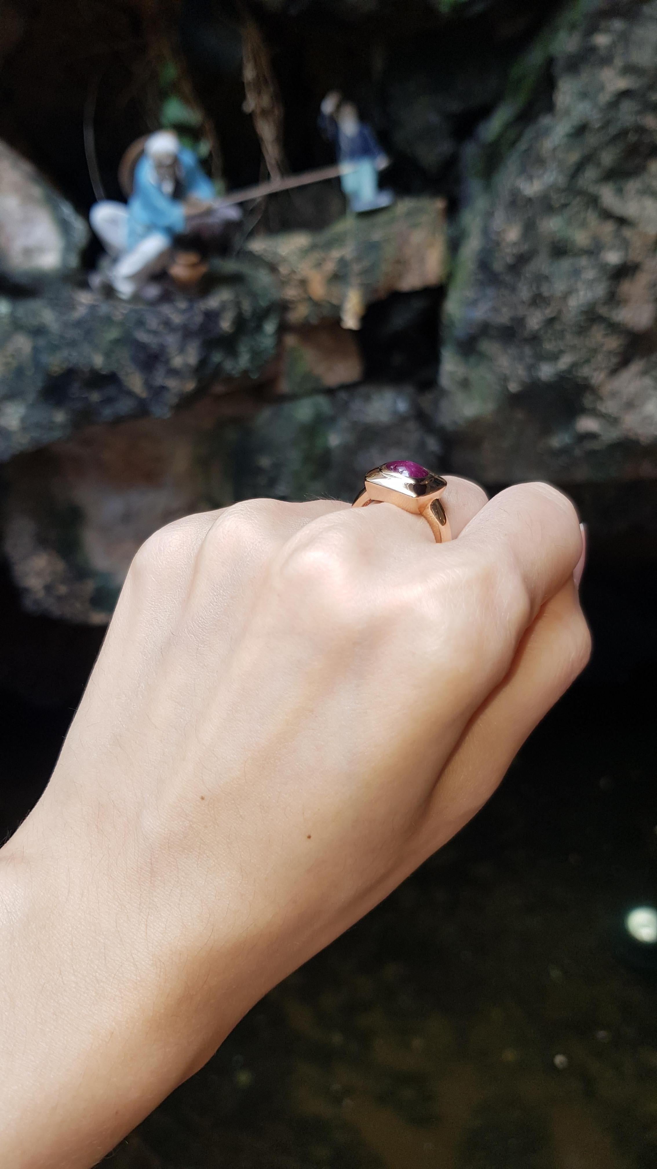 Cabochon Star Ruby Ring Set in 18 Karat Rose Gold Settings For Sale