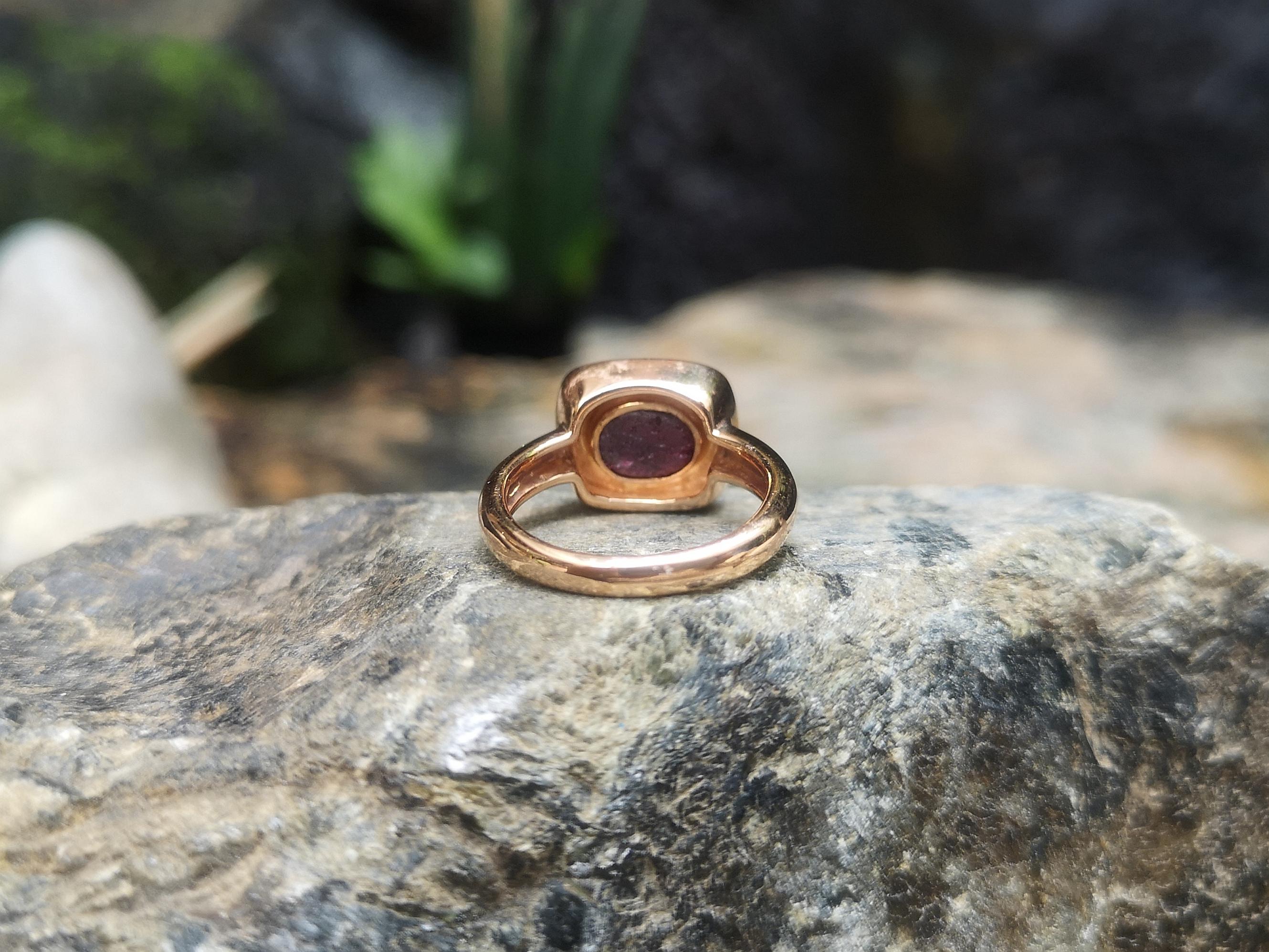 Star Ruby Ring Set in 18 Karat Rose Gold Settings For Sale 3