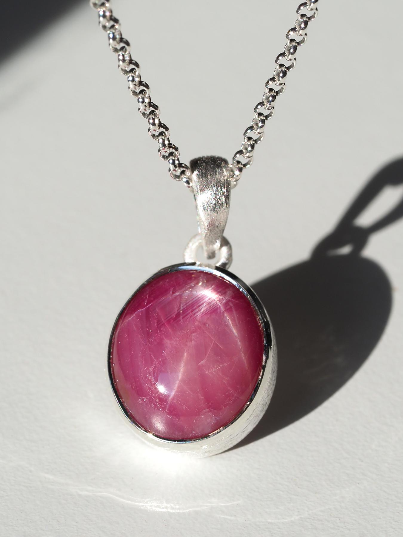 Collana d'argento con rubino stella Nature Red 15 ct Ciondolo con gemma di rubino regalo LOTR in vendita 5