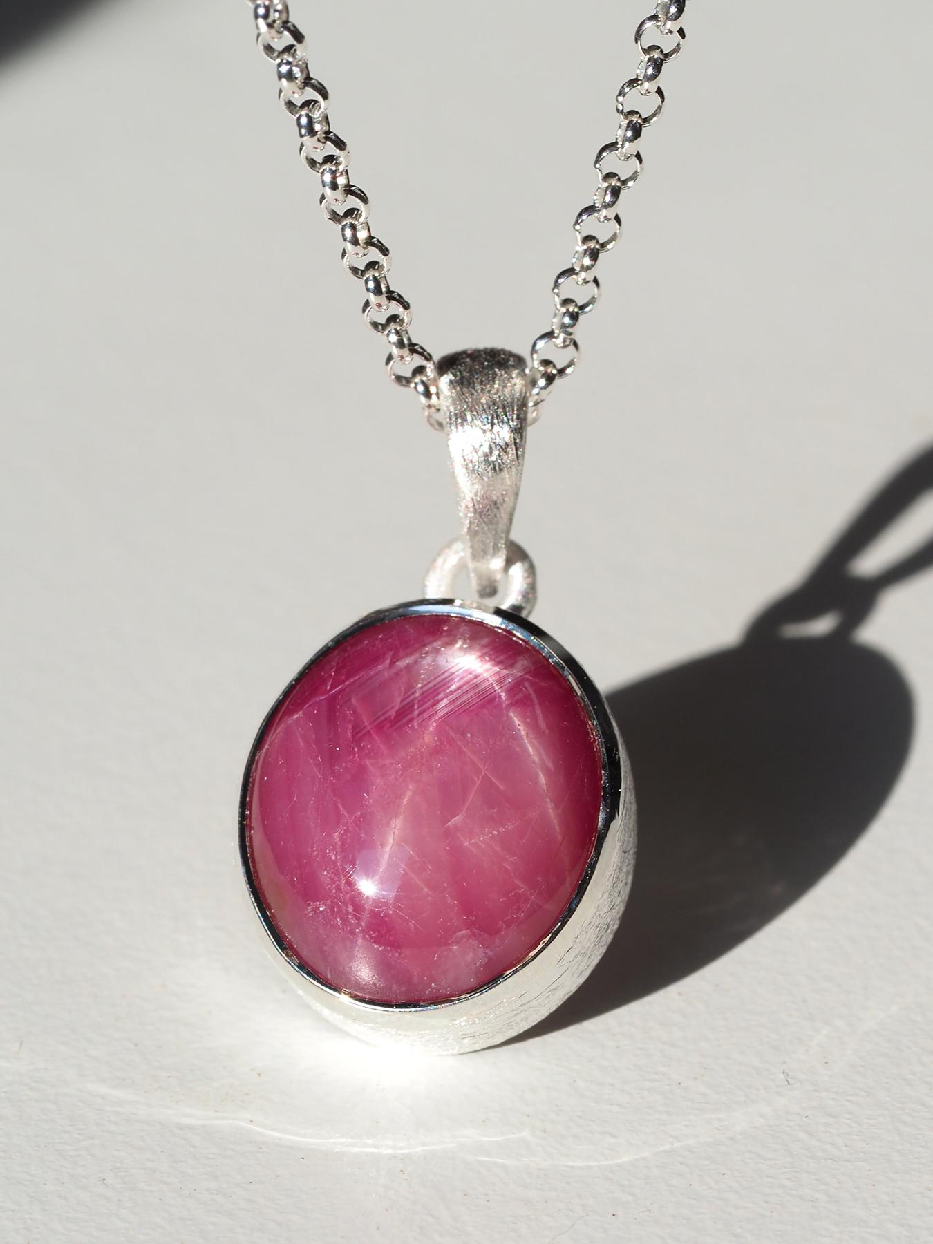 Collana d'argento con rubino stella Nature Red 15 ct Ciondolo con gemma di rubino regalo LOTR in vendita 2