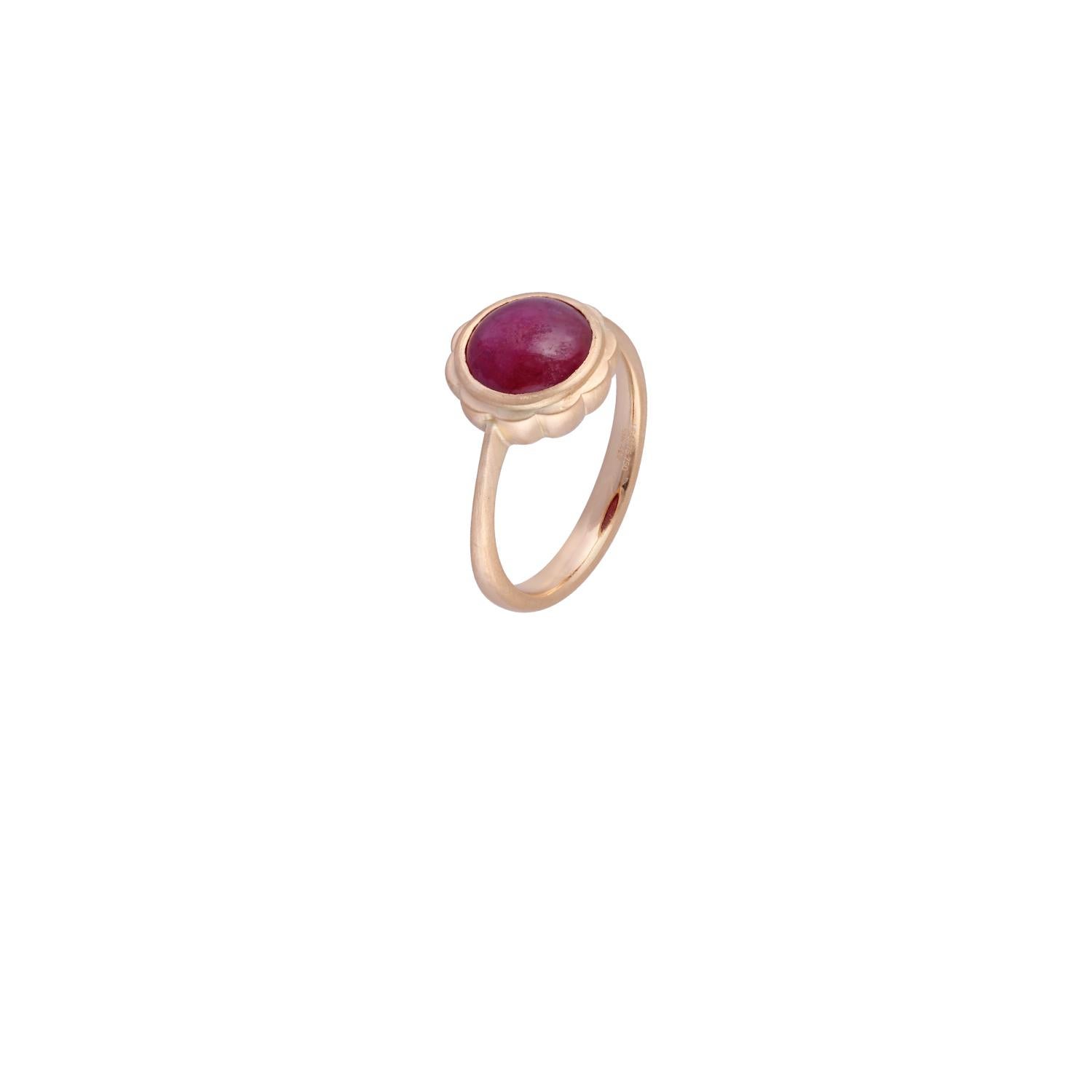 Cabochon Star Ruby  Surrounded By Matte Finish 18k Yellow Gold Ring For Sale