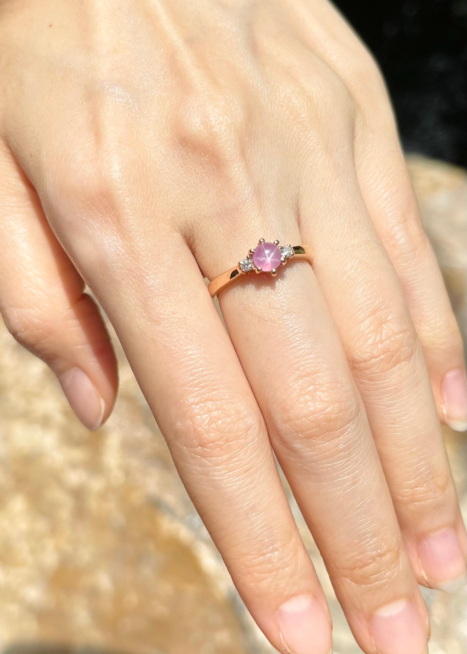 Sternrubin mit Diamantring in 18K Rose Gold Fassung im Zustand „Neu“ im Angebot in Bangkok, TH