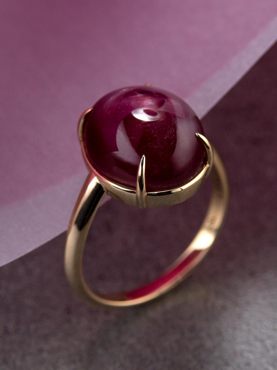 Star Ruby Yellow Gold Ring Natural Cabochon Plum Purple Magic Unisex Minimalism For Sale 1