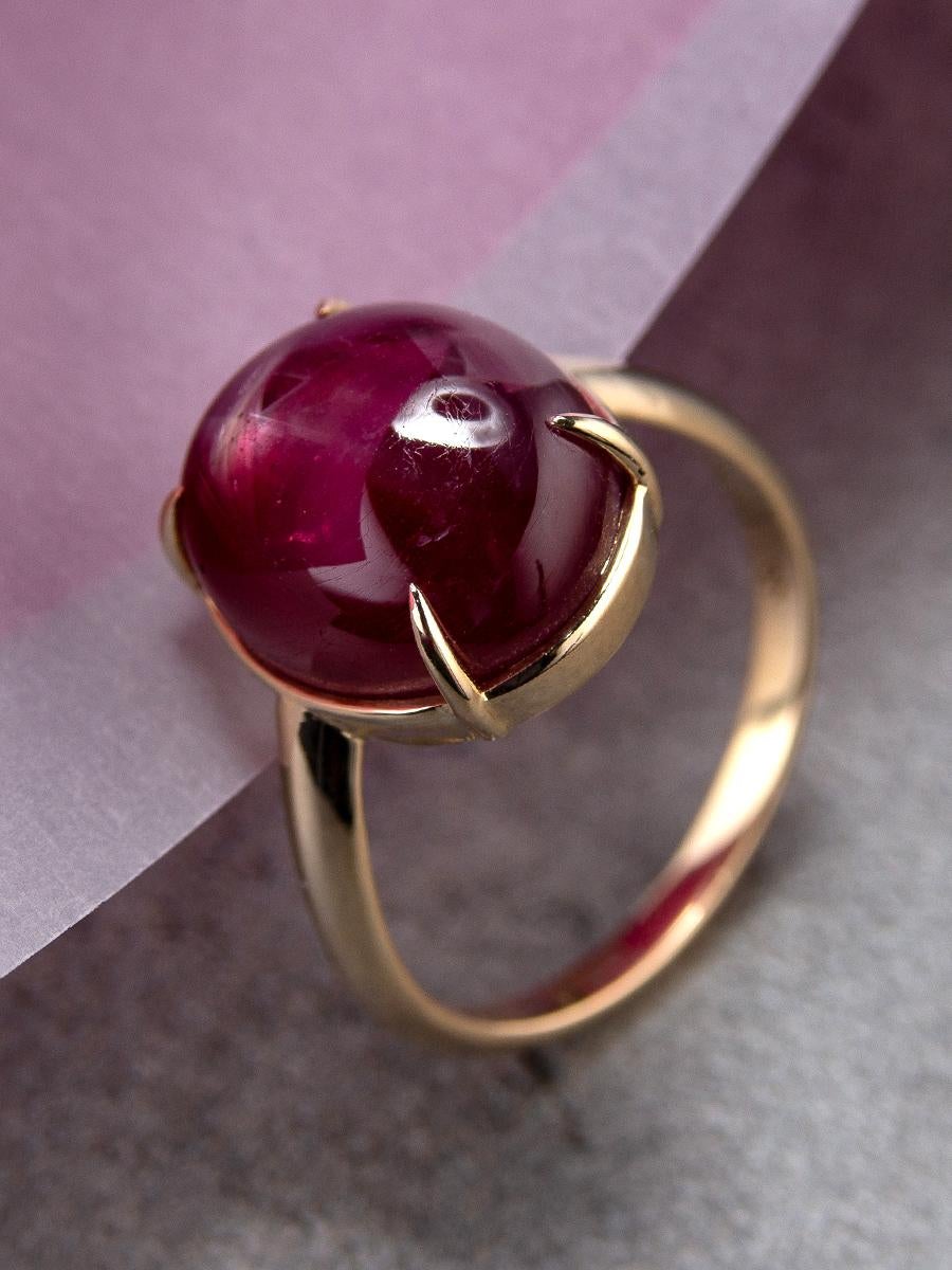 Star Ruby Yellow Gold Ring Natural Cabochon Plum Purple Magic Unisex Minimalism For Sale