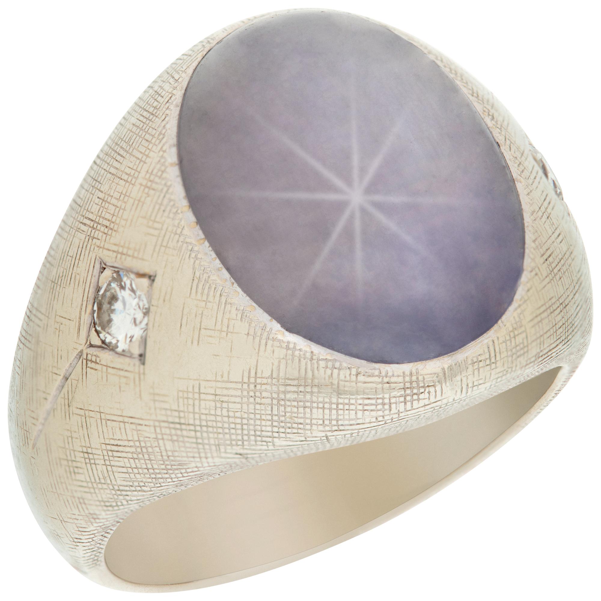 Star sapphire 14k white gold ring with 2 diamond accents. In Excellent Condition For Sale In Surfside, FL