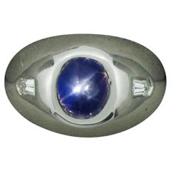 Anello da mignolo con zaffiro e diamante in platino, anni '40 circa