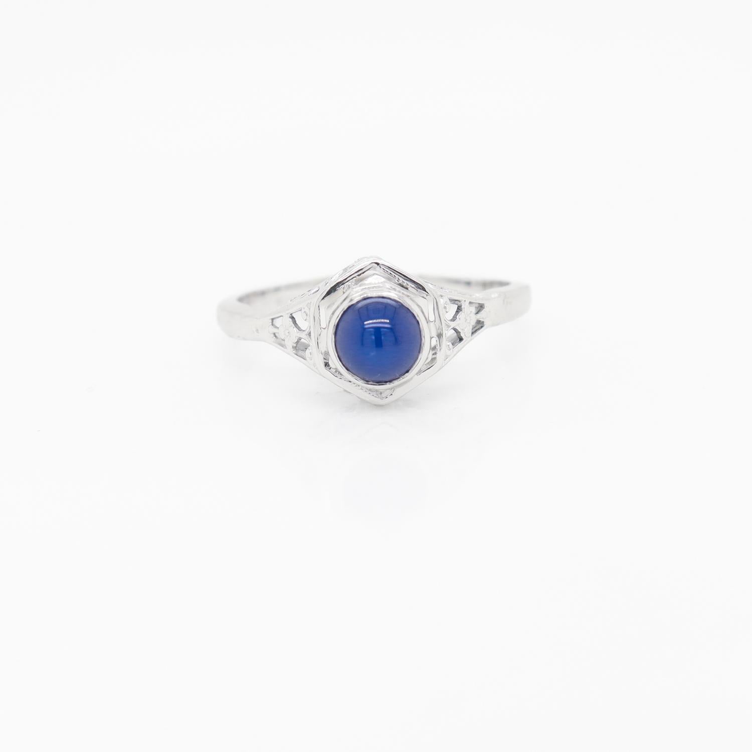 Star Sapphire Cabochon & 14K White Gold Art Deco Style Filigree Ring For Sale 1