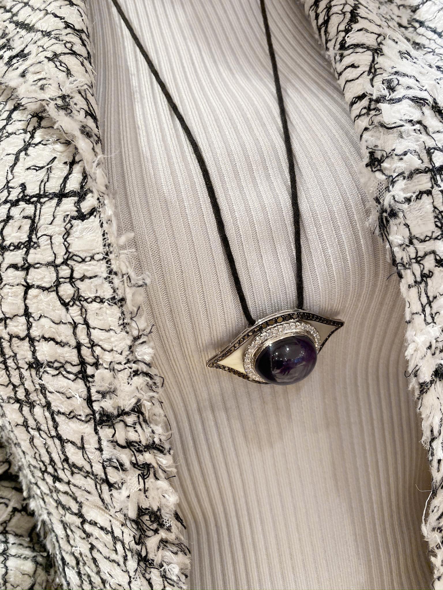 Anhänger/Halskette mit Stern-Saphir, Diamant, Perlmutt-Satin im Zustand „Gut“ in New York, NY