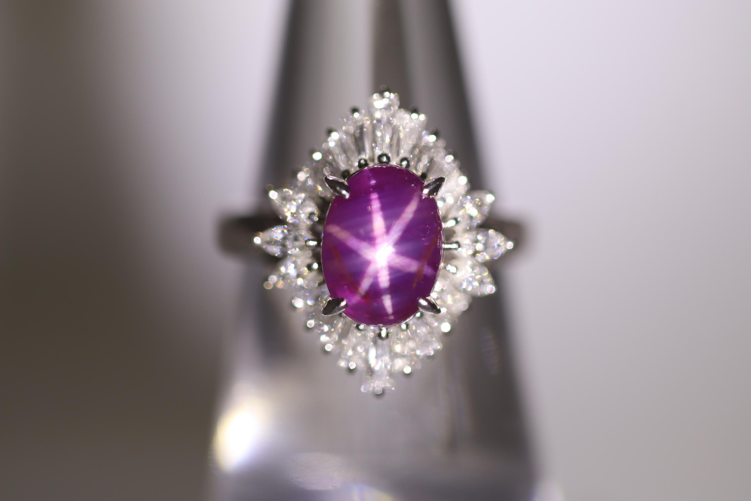 Women's Star Sapphire Diamond Platinum Ring, GIA Certified For Sale