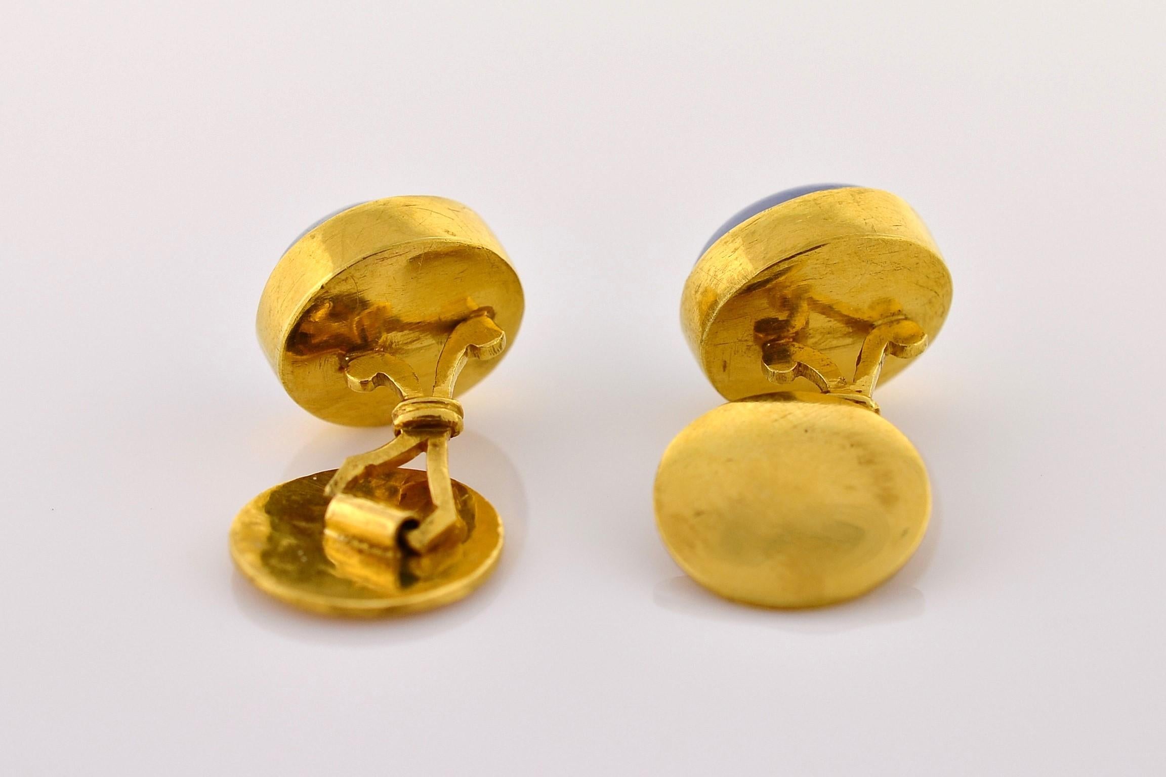 Modern Star Sapphire Gold Cuff Links For Sale