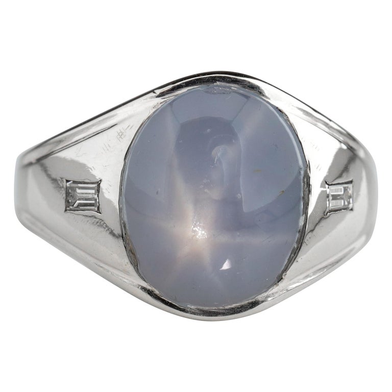 Star Sapphire Men's Ring in White Gold For Sale at 1stdibs