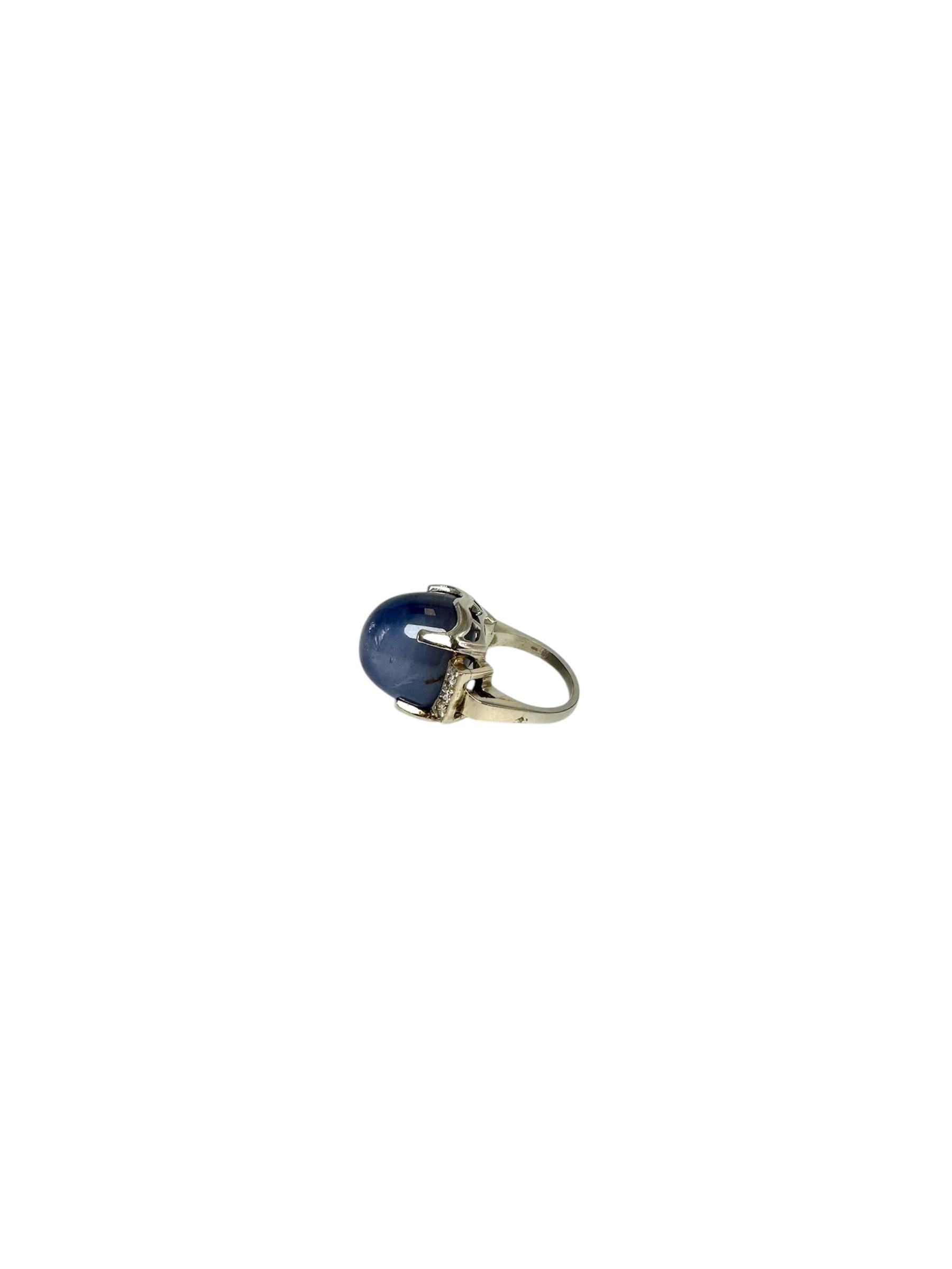 Ring aus 14 Karat Weißgold mit Sternsaphir und Diamant im Angebot 1
