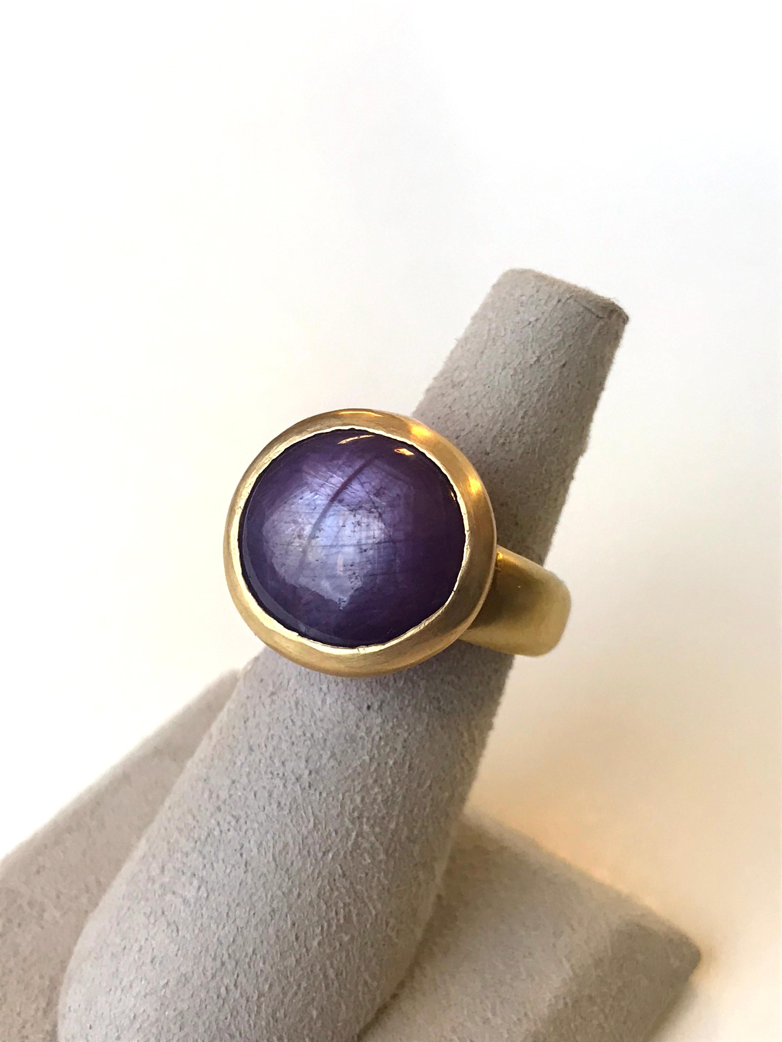 Anillo Estrella Zafiro/Rubí Oro Amarillo 22 Quilates Artesano en venta