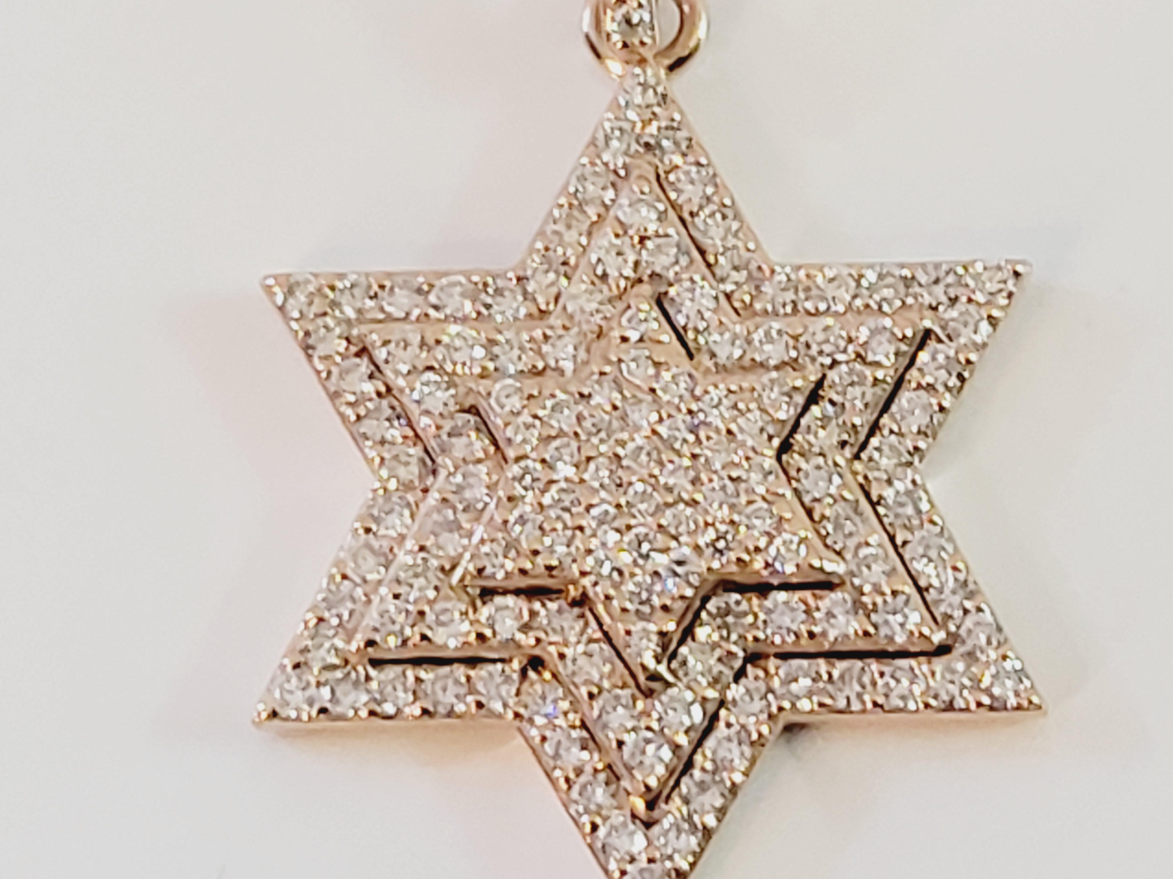 Taille ronde Pendentif en forme d'étoile en or rose 14k avec diamants en vente