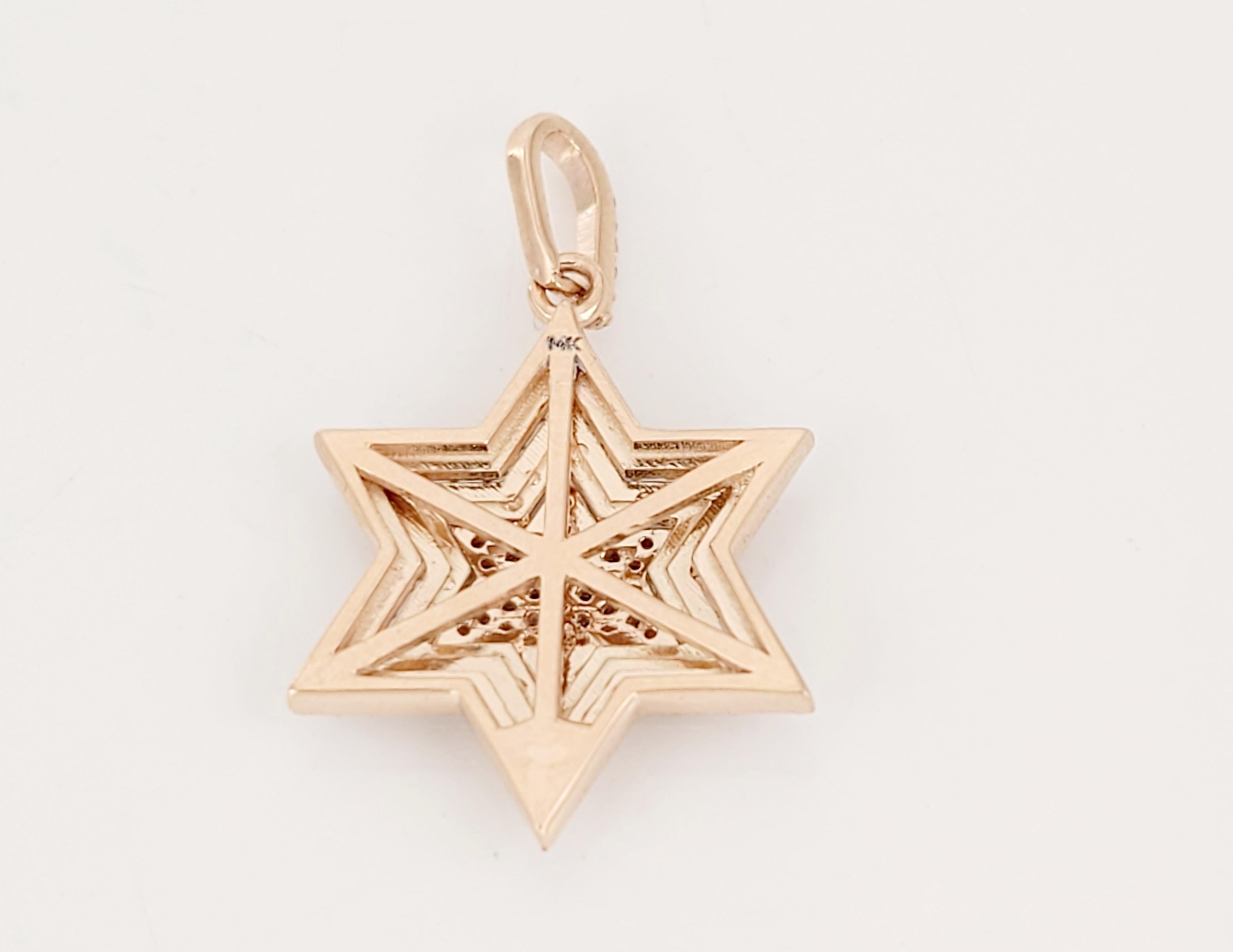Pendentif en forme d'étoile en or rose 14k avec diamants en vente 1